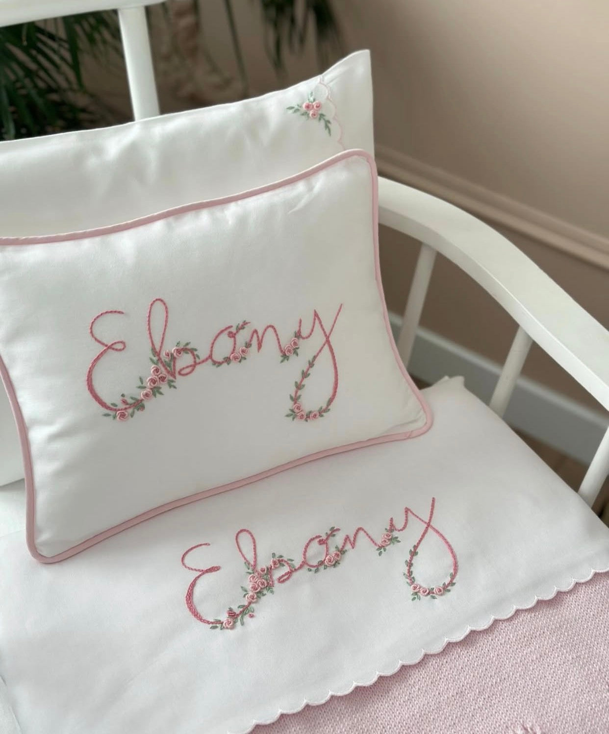 El Nakışı İsim İşlemeli Pike Takımı