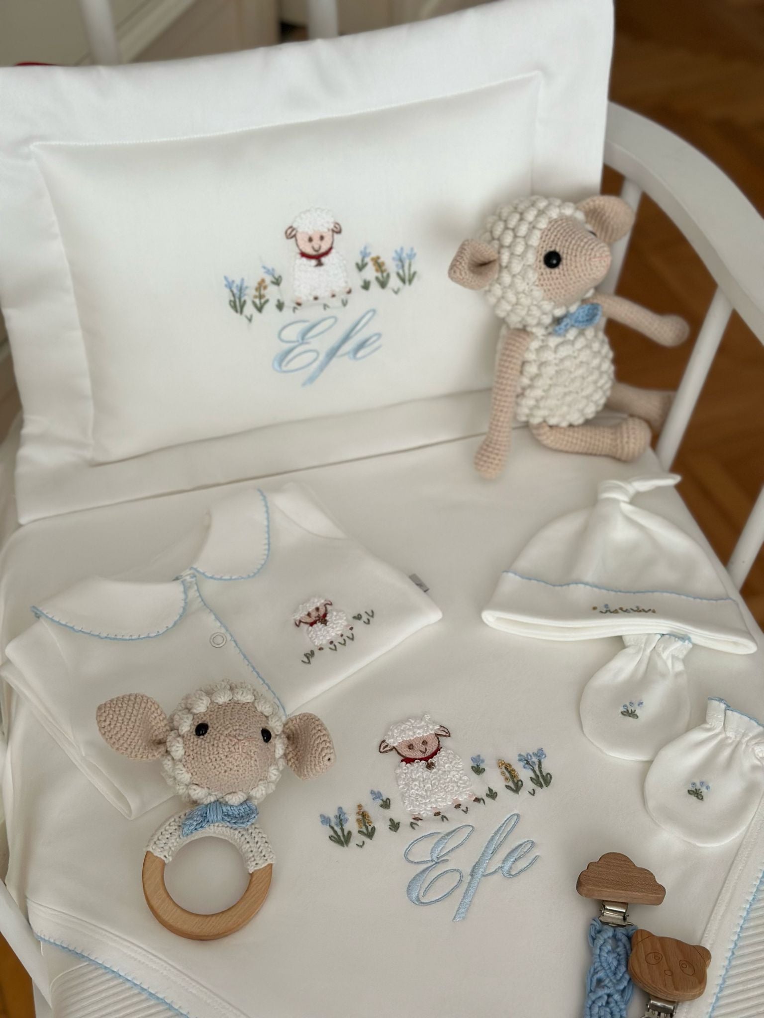 Kuzu Nakışlı Organik Yenidoğan Seti – Kroşeta Kenar Detaylı