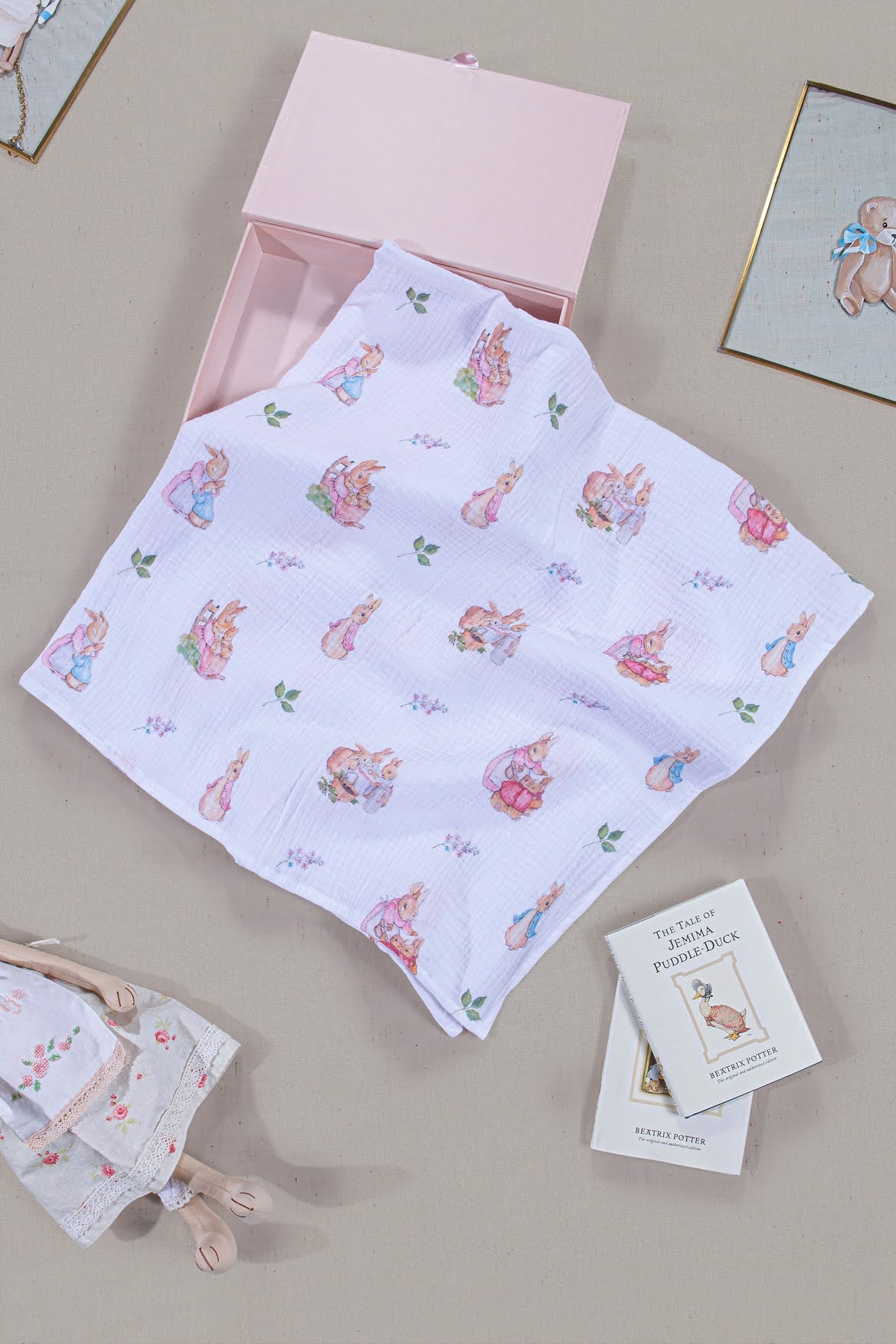 Peter Rabbit Serisi Çok Amaçlı Bebek Müslin Örtüsü Pembe