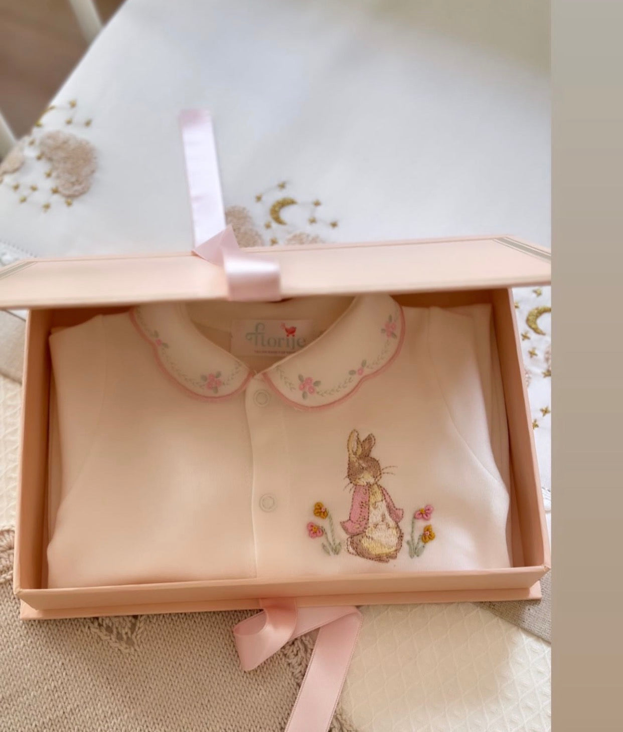 Kişiye Özel Hediye Bebek Kutusu Sevimli Tavşan İsimli
