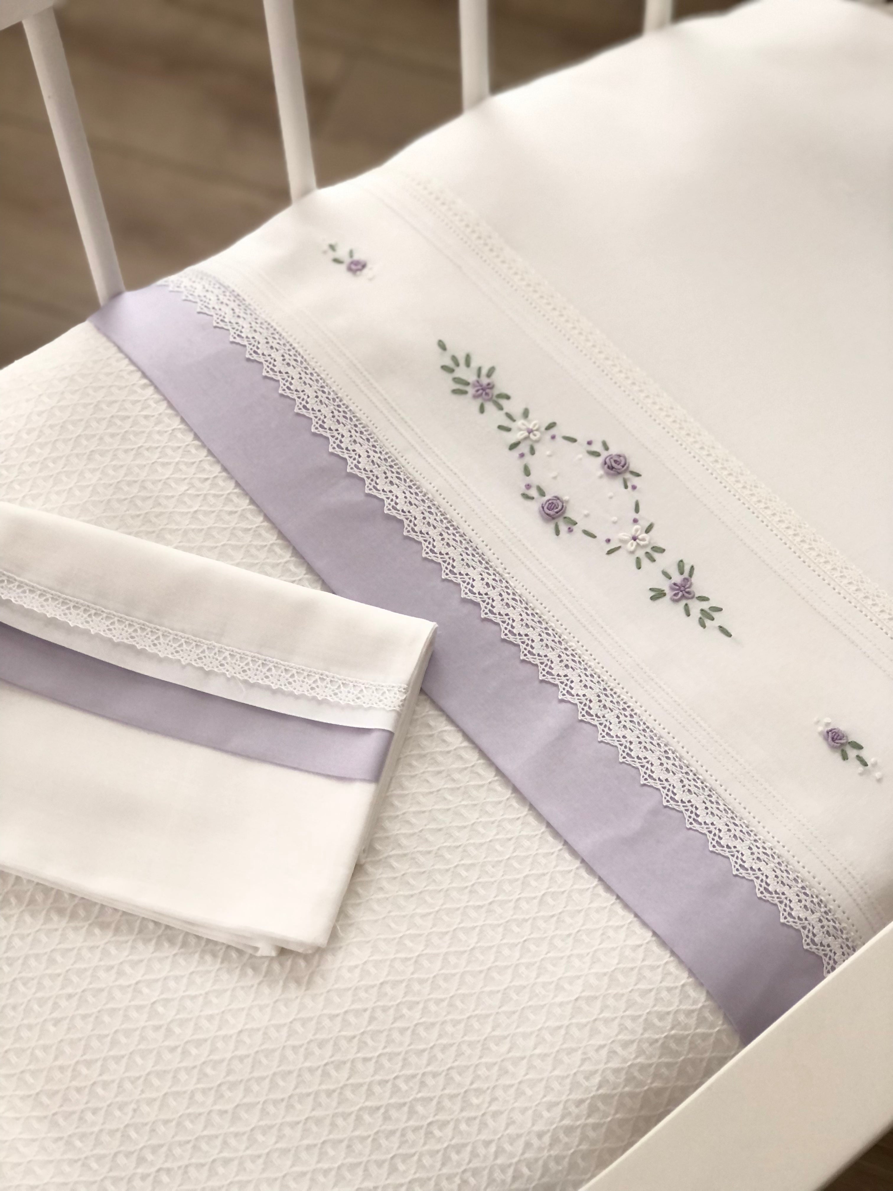 Lily Lila İşlemeli Pike Takımı