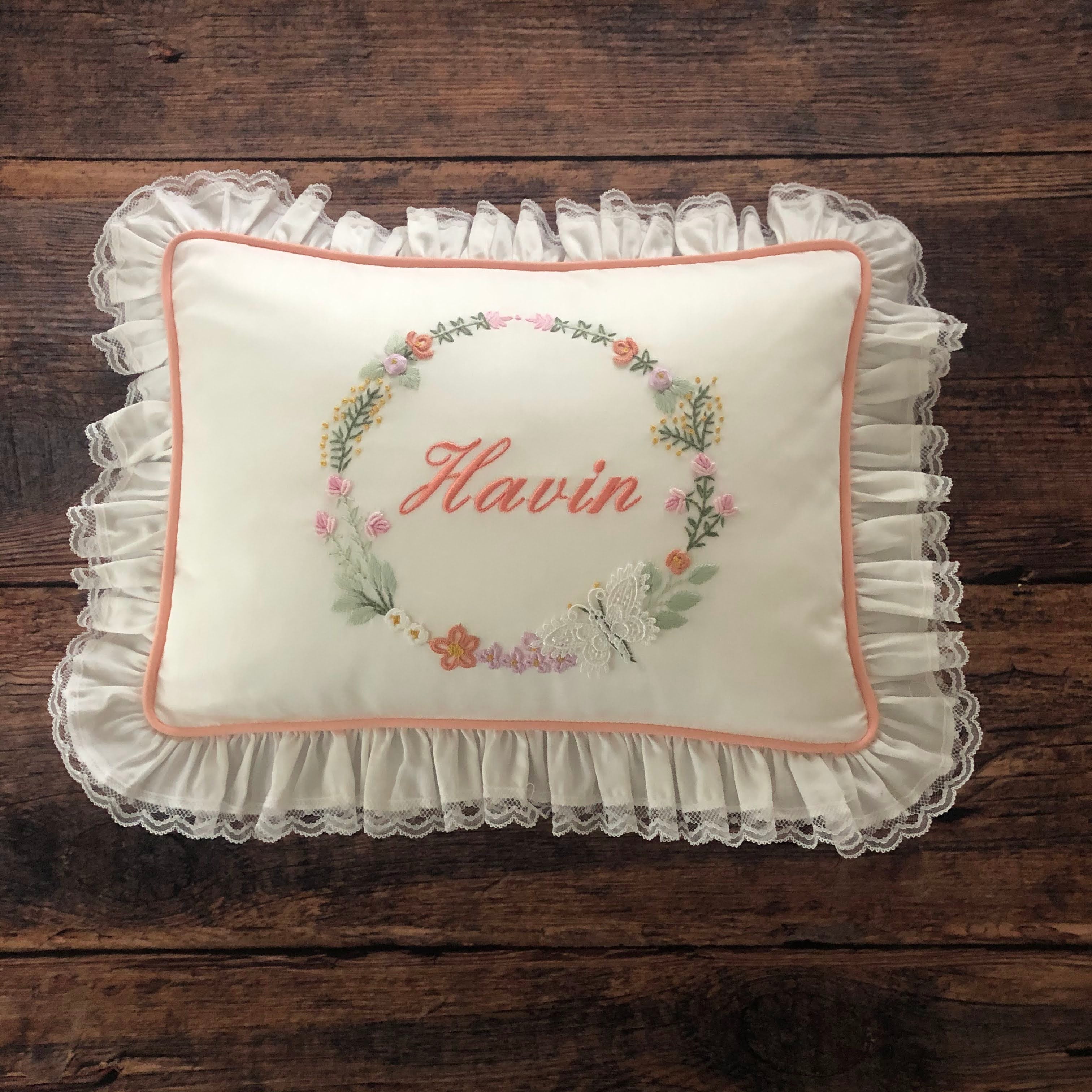 Kelebek Rüyası Dekoratif Bebek Yastığı – Pamuk Saten | Turuncu