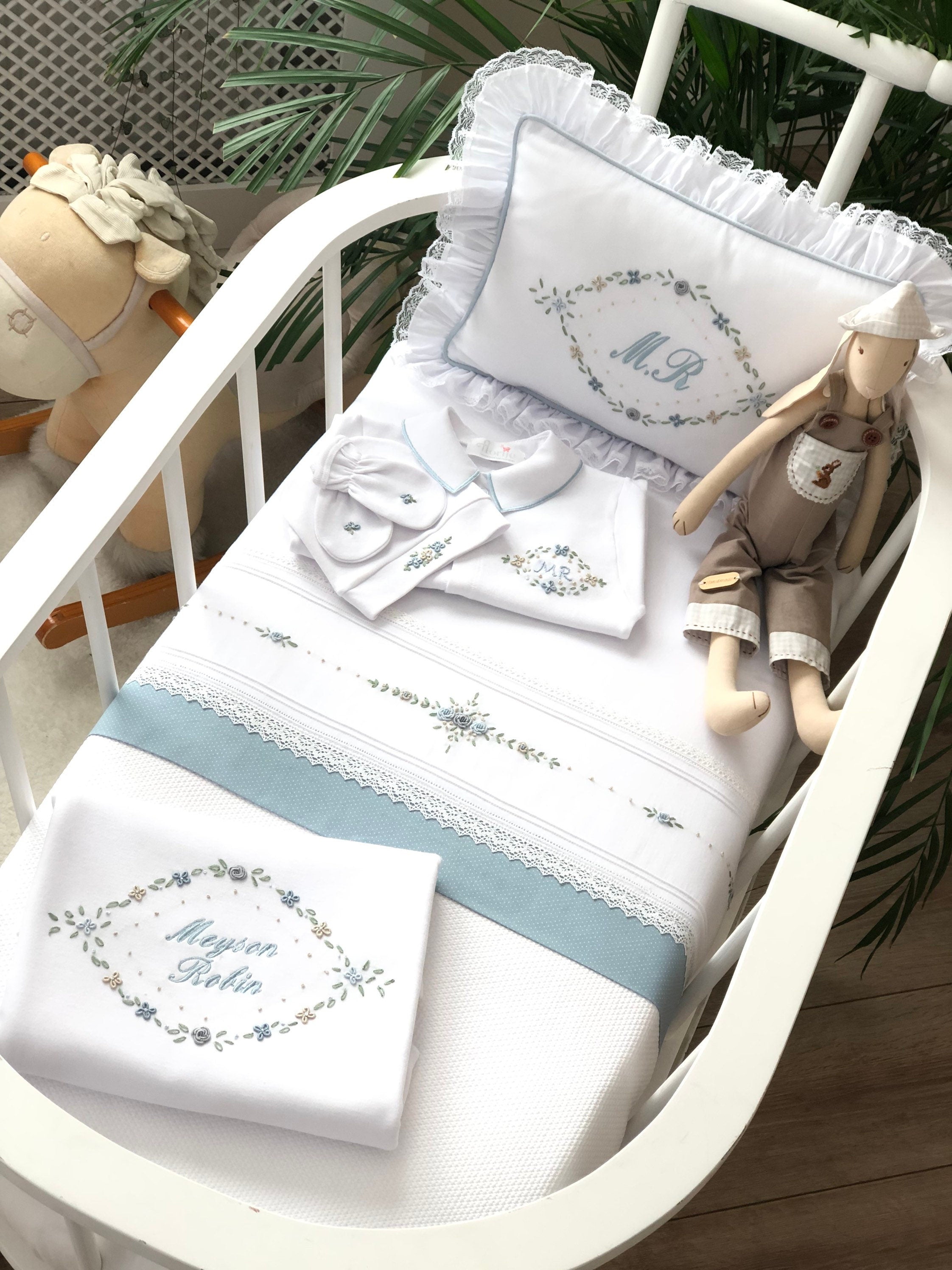 Lily Mavi İşlemeli Pike Takımı