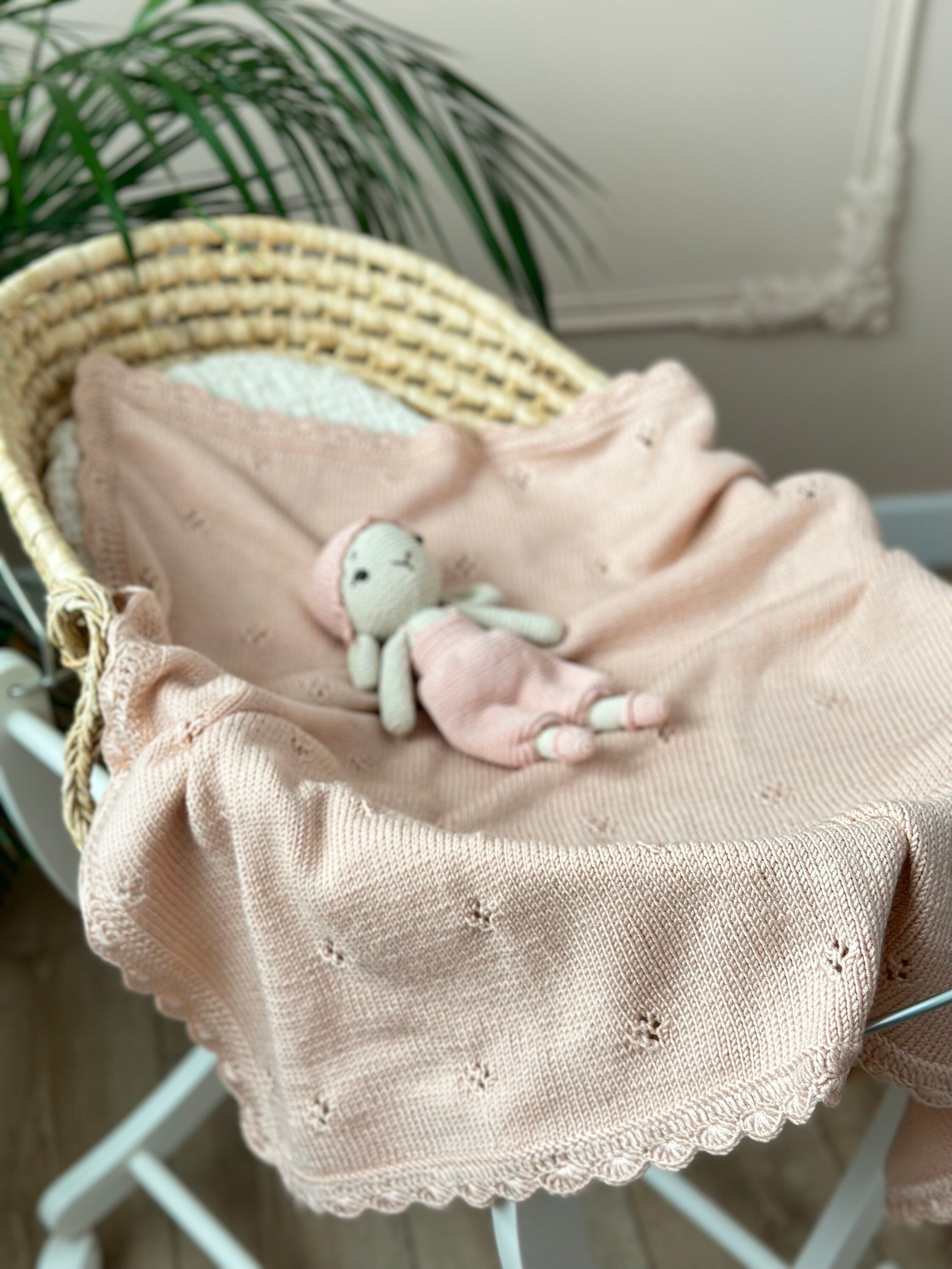 El Örgüsü Gül Kurusu Bebek Battaniyesi