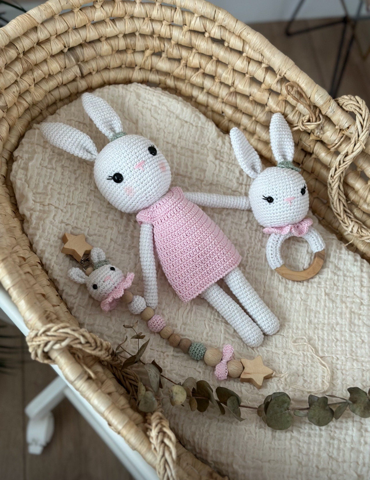 Amigurumi Beyaz Tavşan Model Bebek Seti – 3 Parça