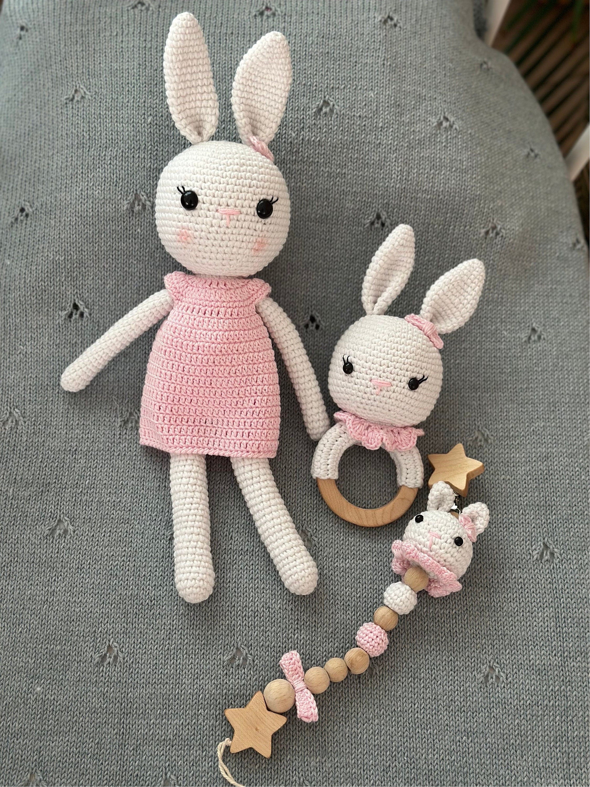 Amigurumi Beyaz Tavşan Model Bebek Seti – 3 Parça