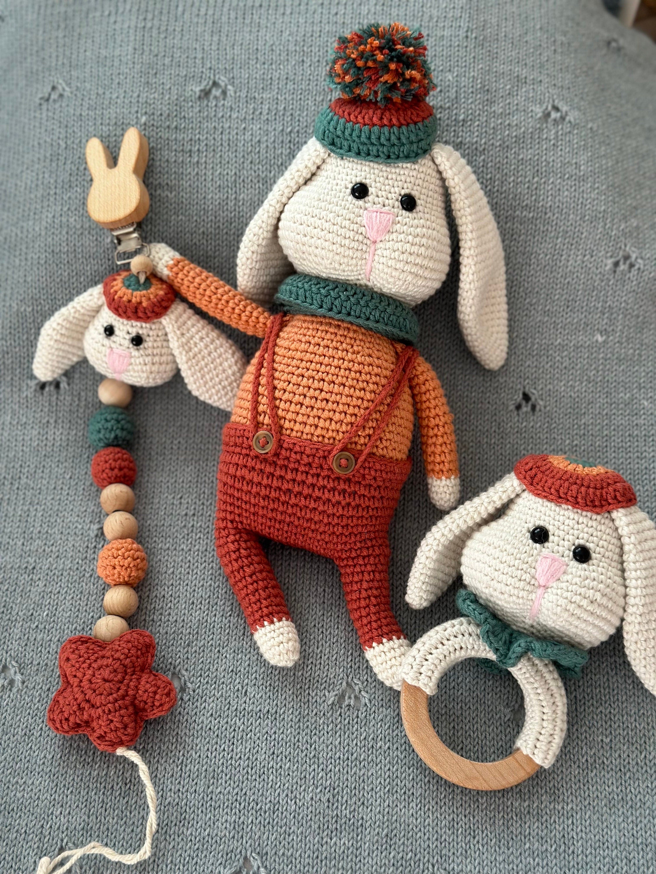 Amigurumi Sevimli Tavşan Bebek Seti – 3 Parça