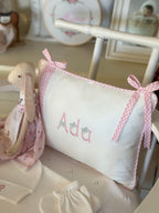 Fiyonklu Harfler Dekoratif Bebek Yastığı