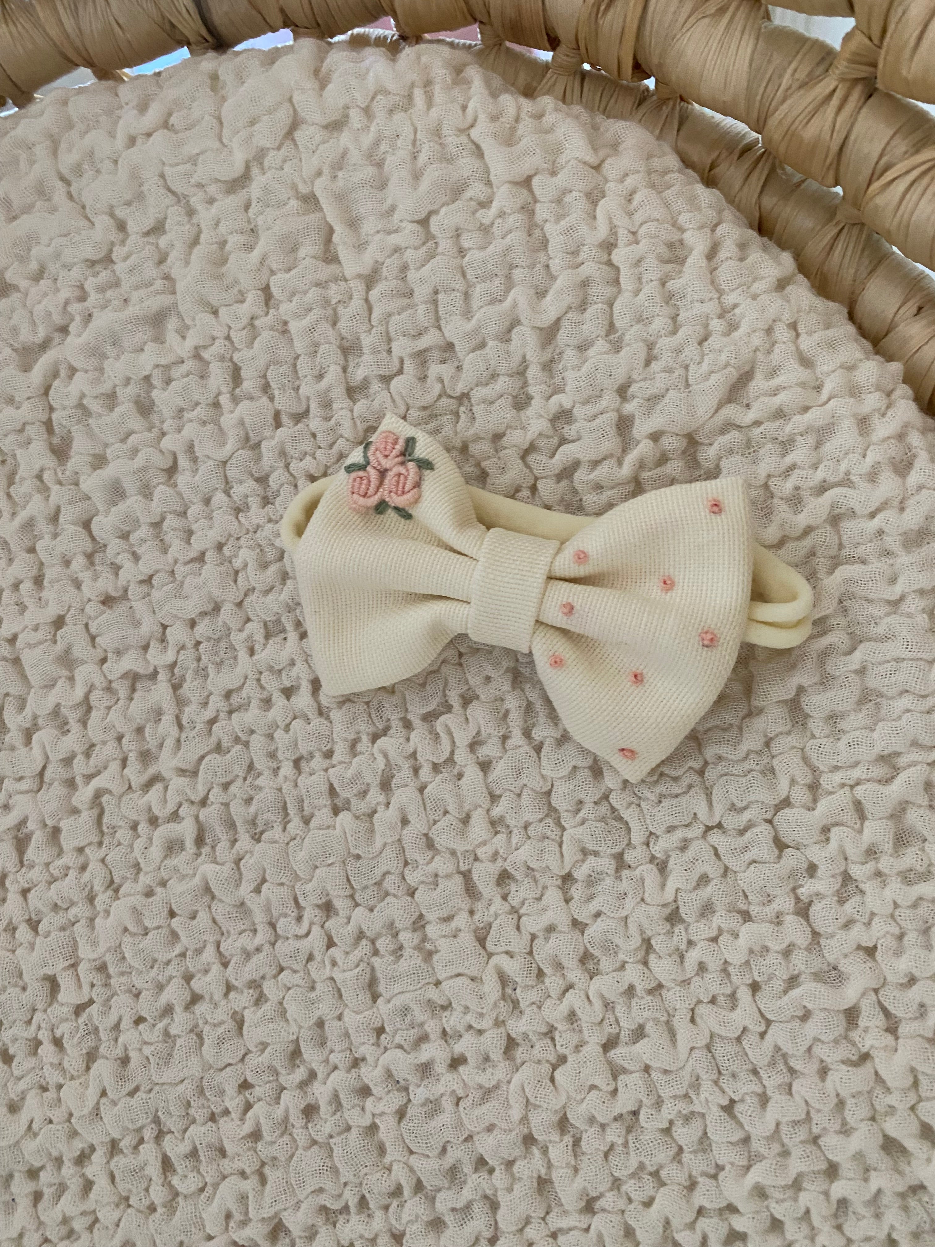 Somonlu Gül İşlemeli Bebek Saç Bandı