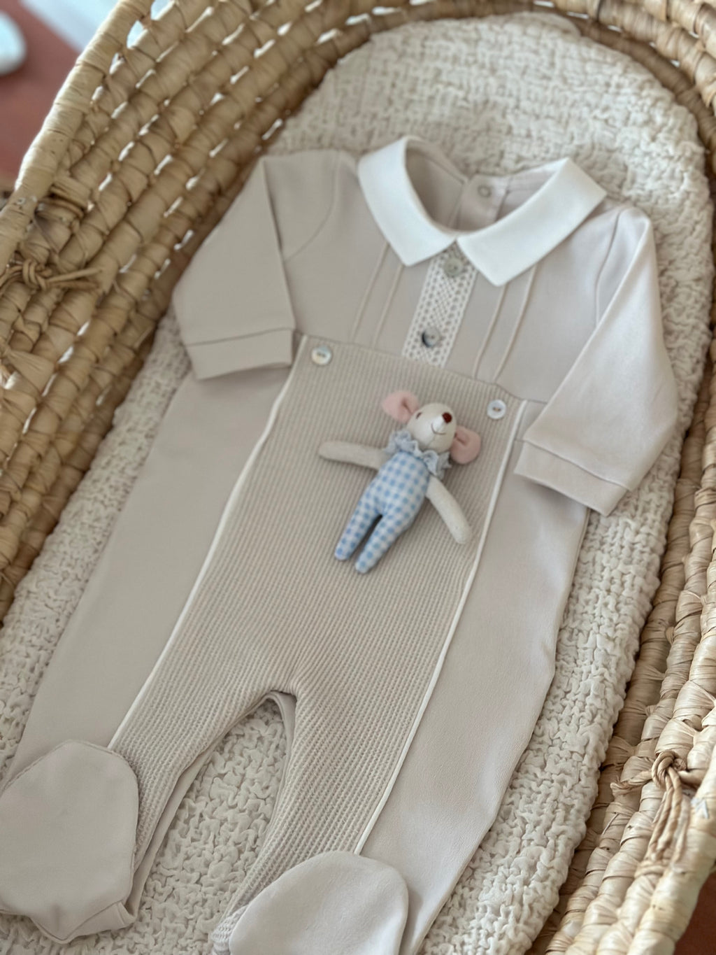 %100 Pamuk Klasik Pointed Yakalı Bebek Tulum – Mavi & Bej | 0-9 Ay | Alttan Çıtçıtlı