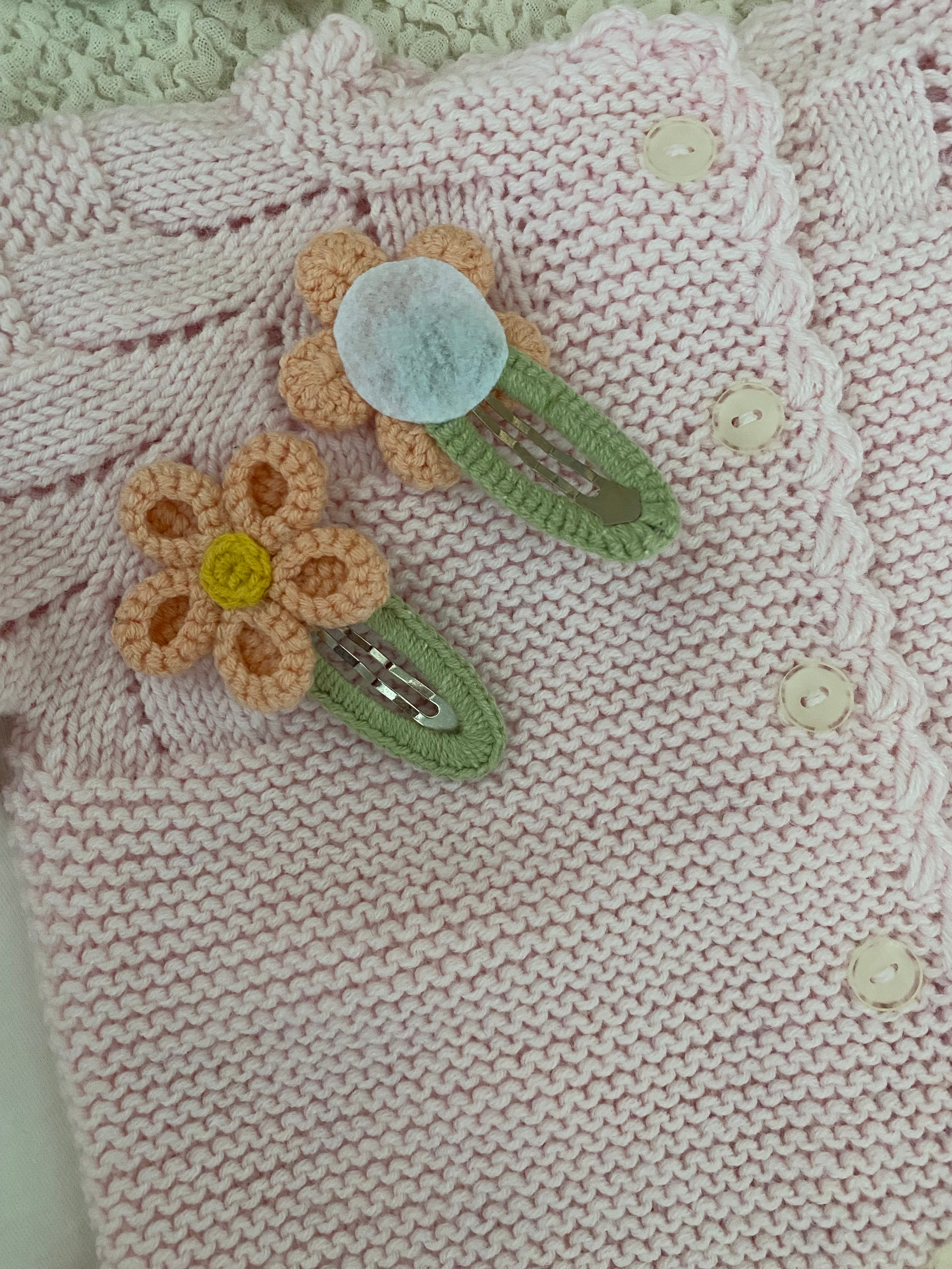 Örgü Papatya Çiçekli Bebek Saç Tokası