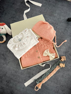 Düğmeli El Örgüsü Bebek Hırka Şapka Seti