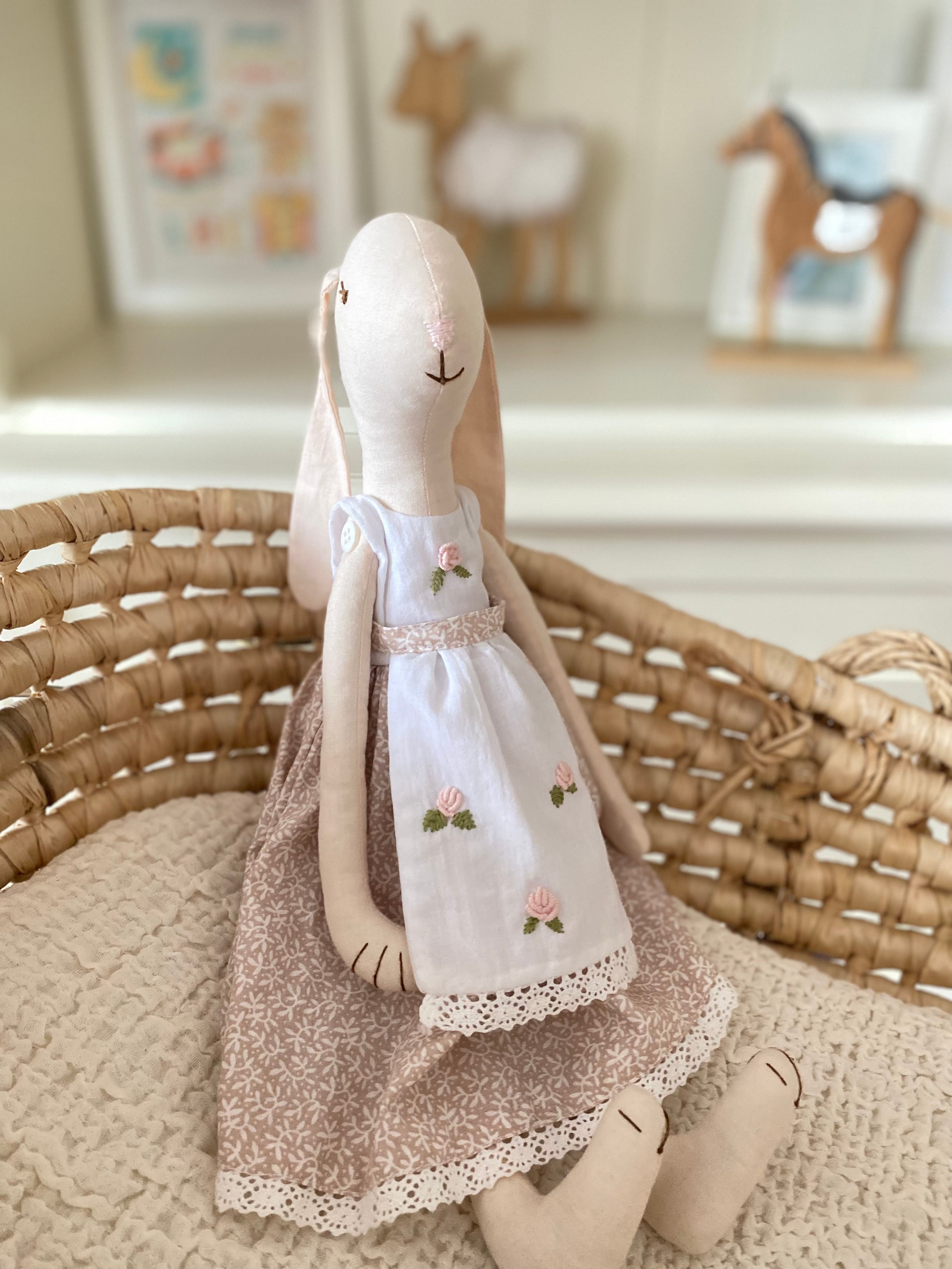 El Yapımı Sevimli Tavşan Bebek