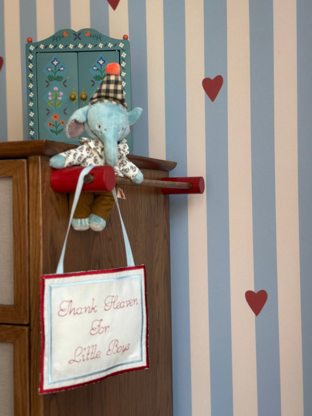 Thank Heaven For Little Boys | Erkek Bebek Nakışlı Kapı Askısı Yastığı