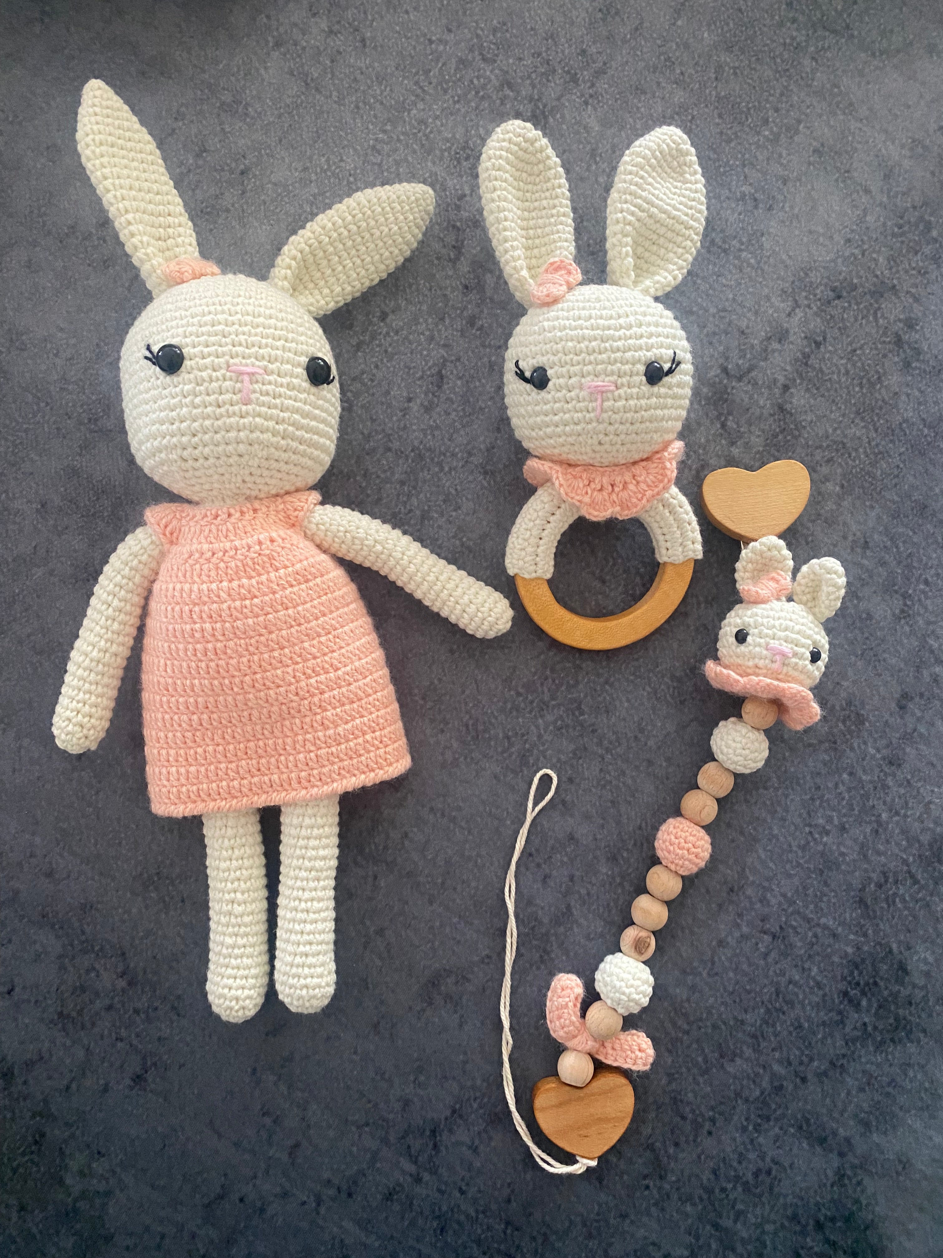 Amigurumi Tavşan Model Bebek Seti – 3 Parça