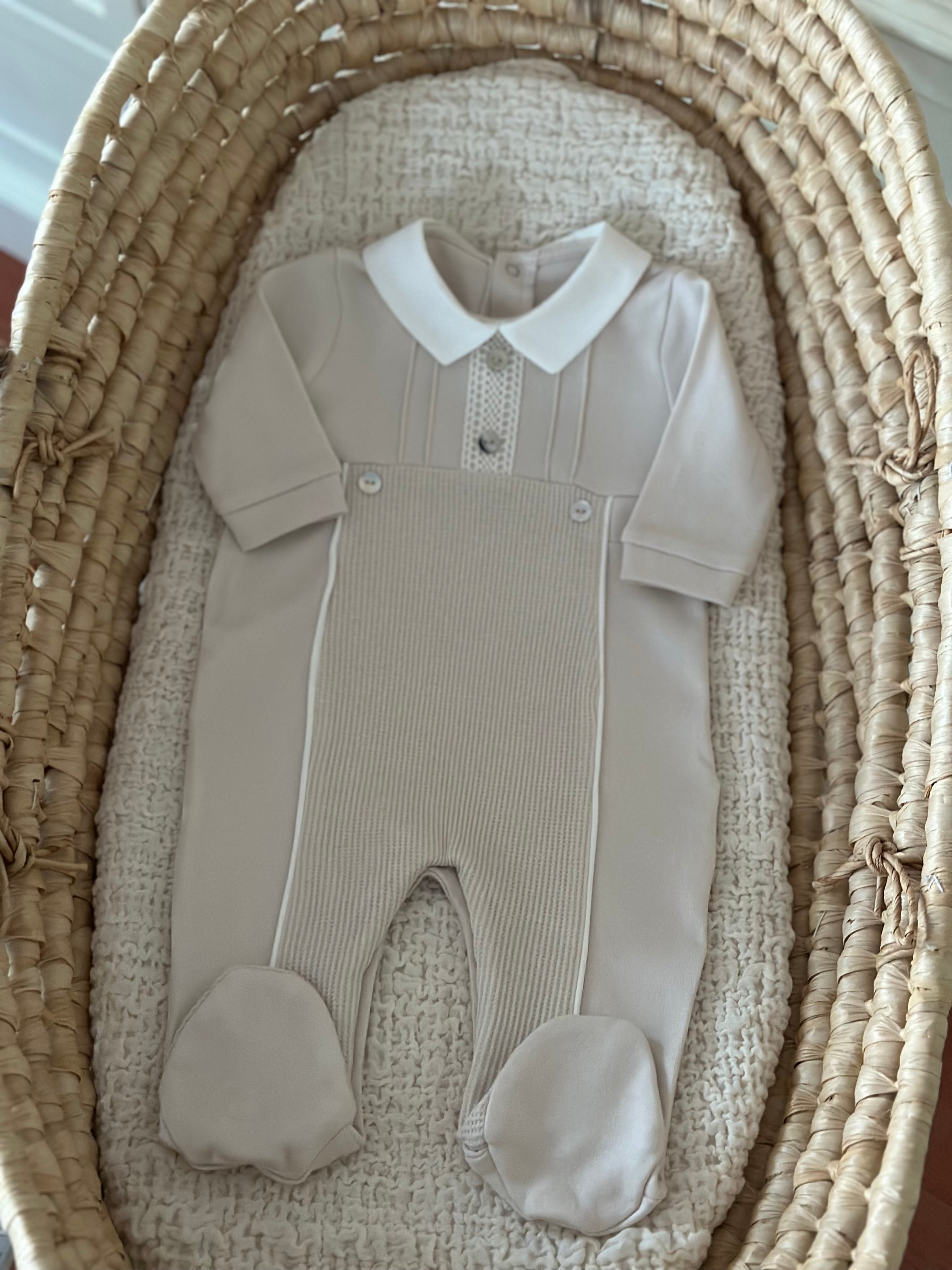 %100 Pamuk Klasik Pointed Yakalı Bebek Tulum – Mavi & Bej | 0-9 Ay | Alttan Çıtçıtlı