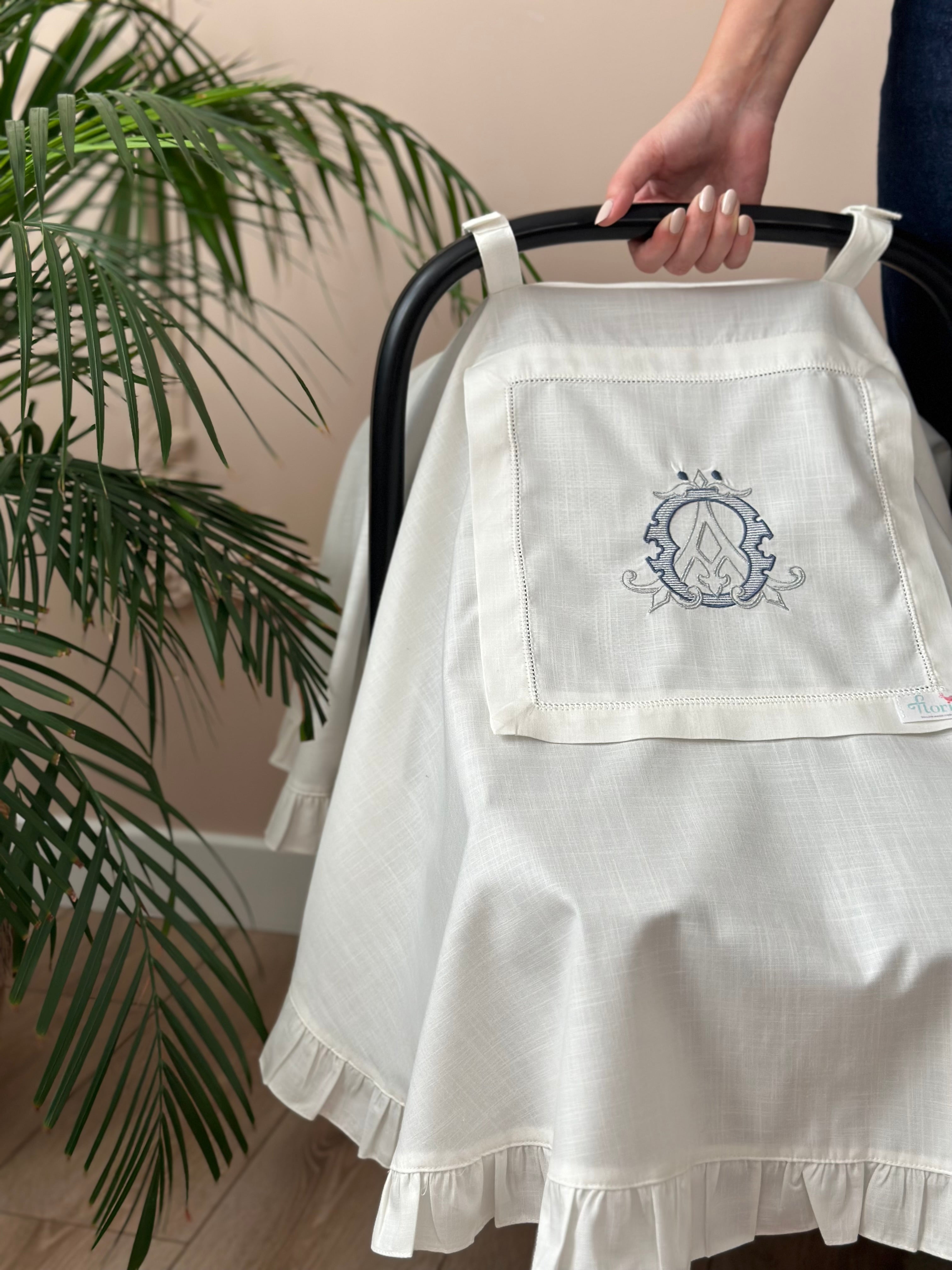 Monogram İşlemeli Keten Puset Örtüsü