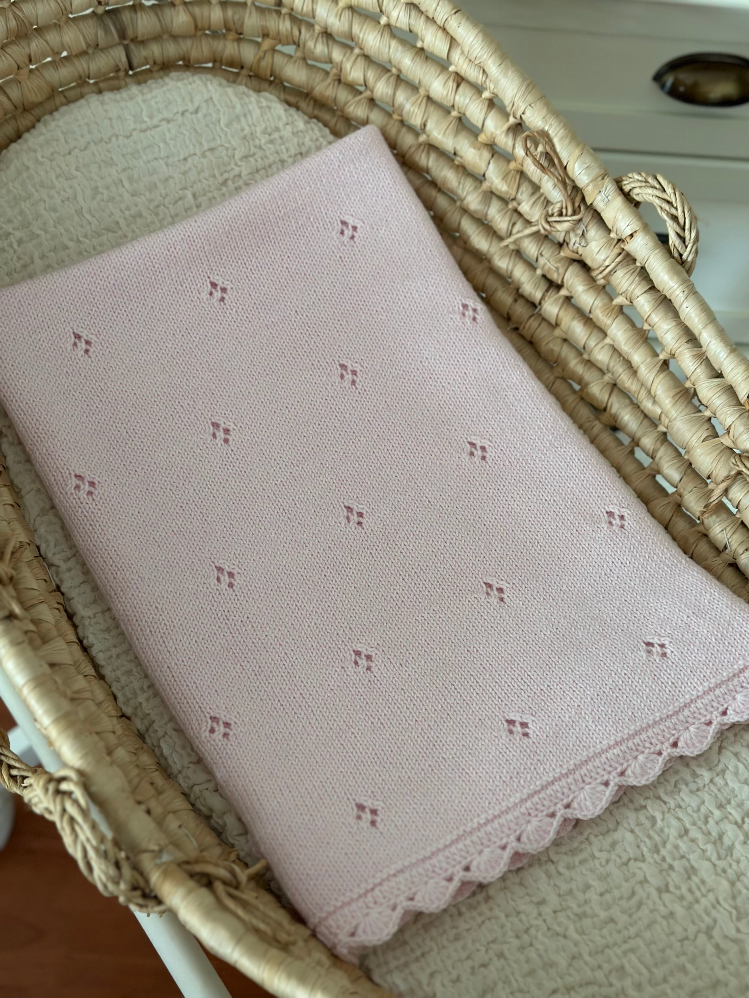 El Örgüsü Pembe Bebek Battaniyesi