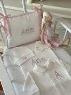 Fiyonklu Harfler Bebek Hastane Çıkış Seti