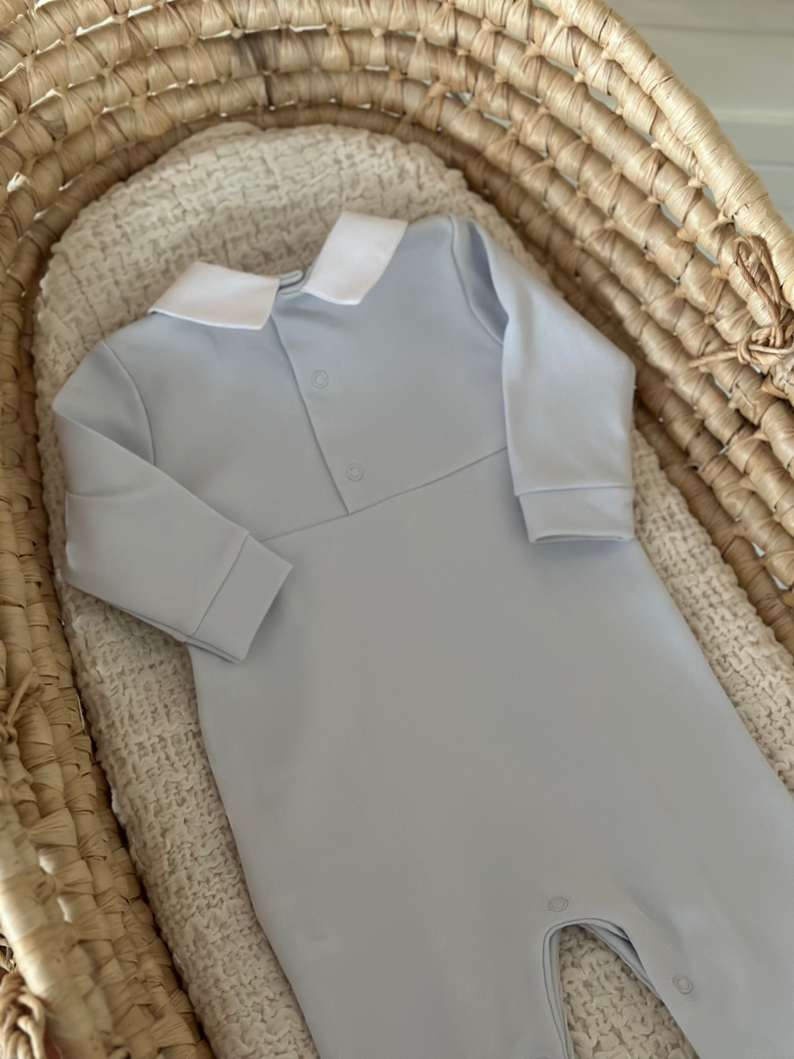 %100 Pamuk Klasik Pointed Yakalı Bebek Tulum – Mavi & Bej | 0-9 Ay | Alttan Çıtçıtlı