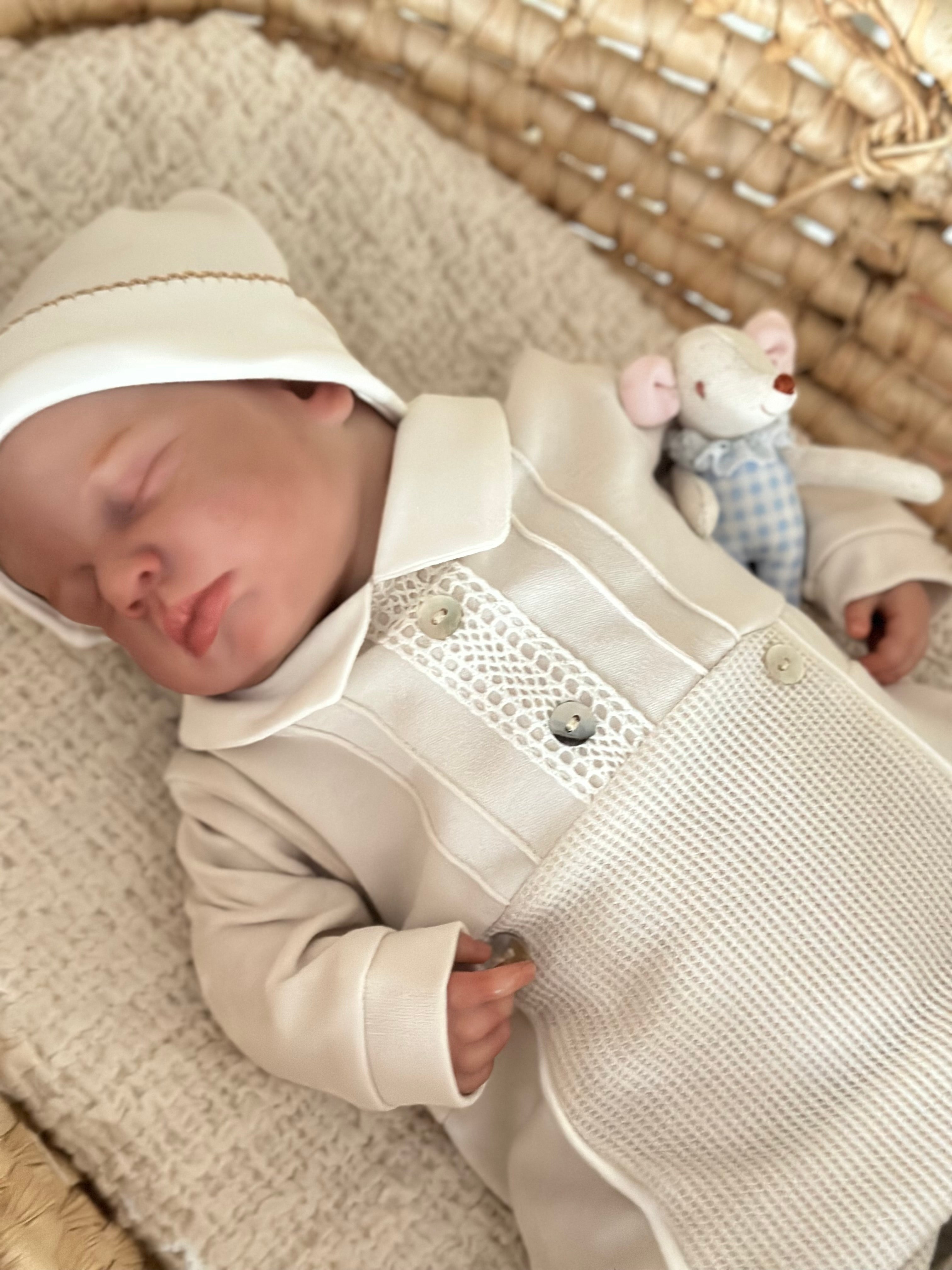 %100 Pamuk Klasik Pointed Yakalı Bebek Tulum – Mavi & Bej | 0-9 Ay | Alttan Çıtçıtlı