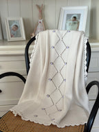 El Örgüsü Ekru Lila Gül İşlemeli Bebek Battaniyesi