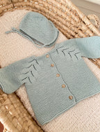 Düğmeli El Örgüsü Bebek Hırka Şapka Seti