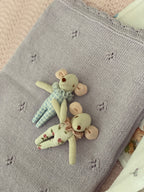 El Örgüsü Lila Bebek Battaniyesi