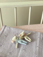 El Örgüsü Lila Bebek Battaniyesi