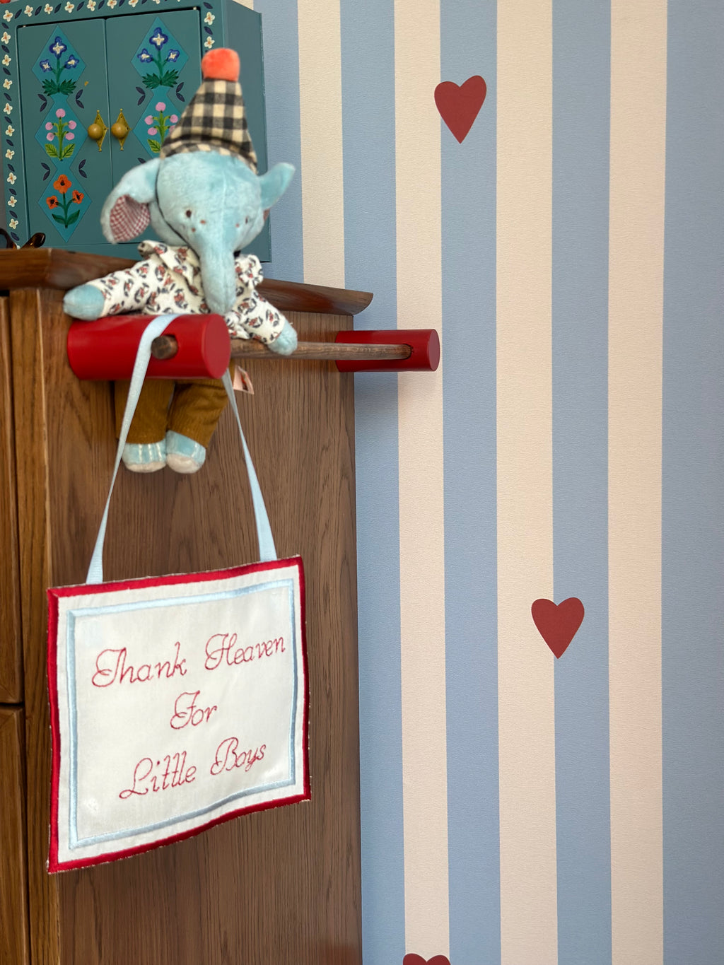 Thank Heaven For Little Boys | Erkek Bebek Nakışlı Kapı Askısı Yastığı