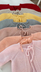 Önden Bağlamalı El Örgüsü Bebek Hırka Şapka Seti