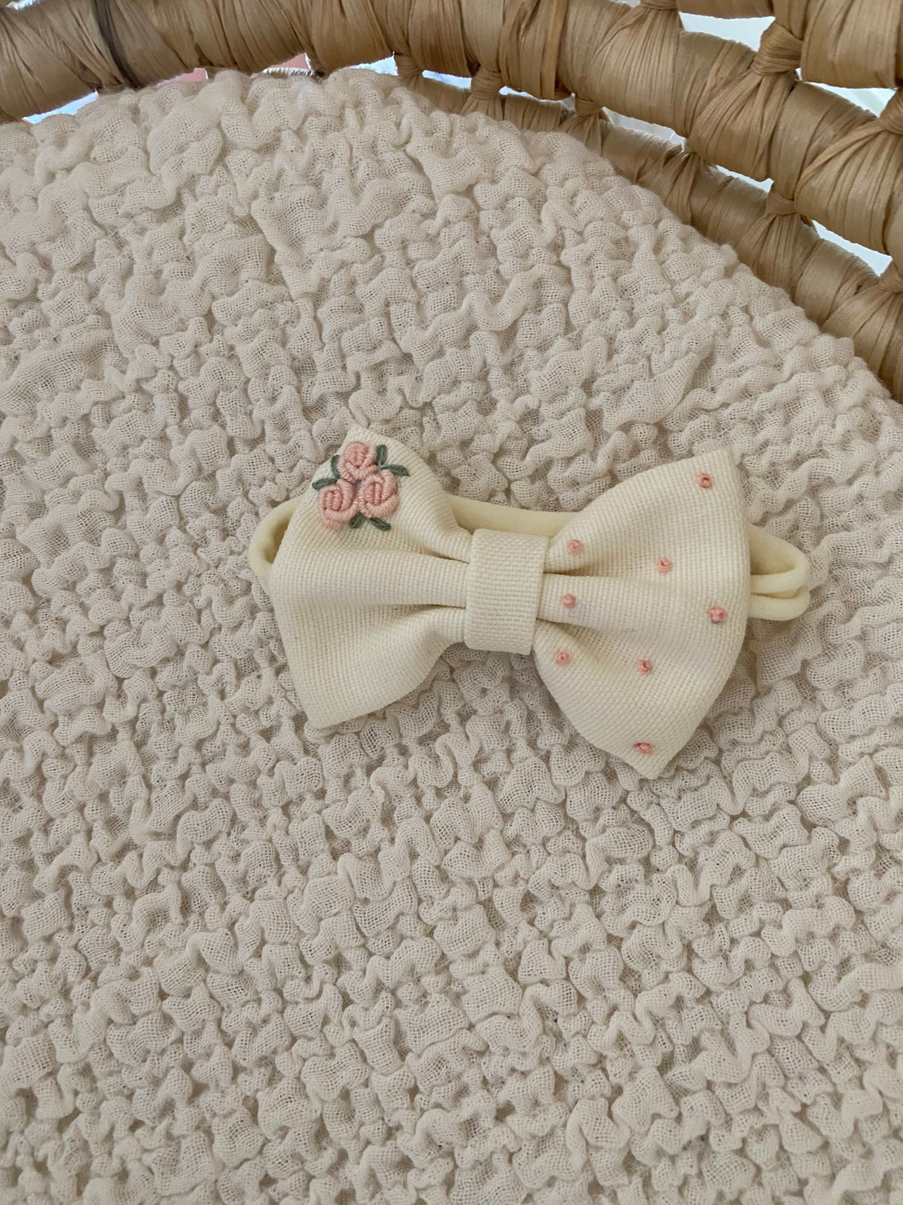 Somonlu Gül İşlemeli Bebek Saç Bandı