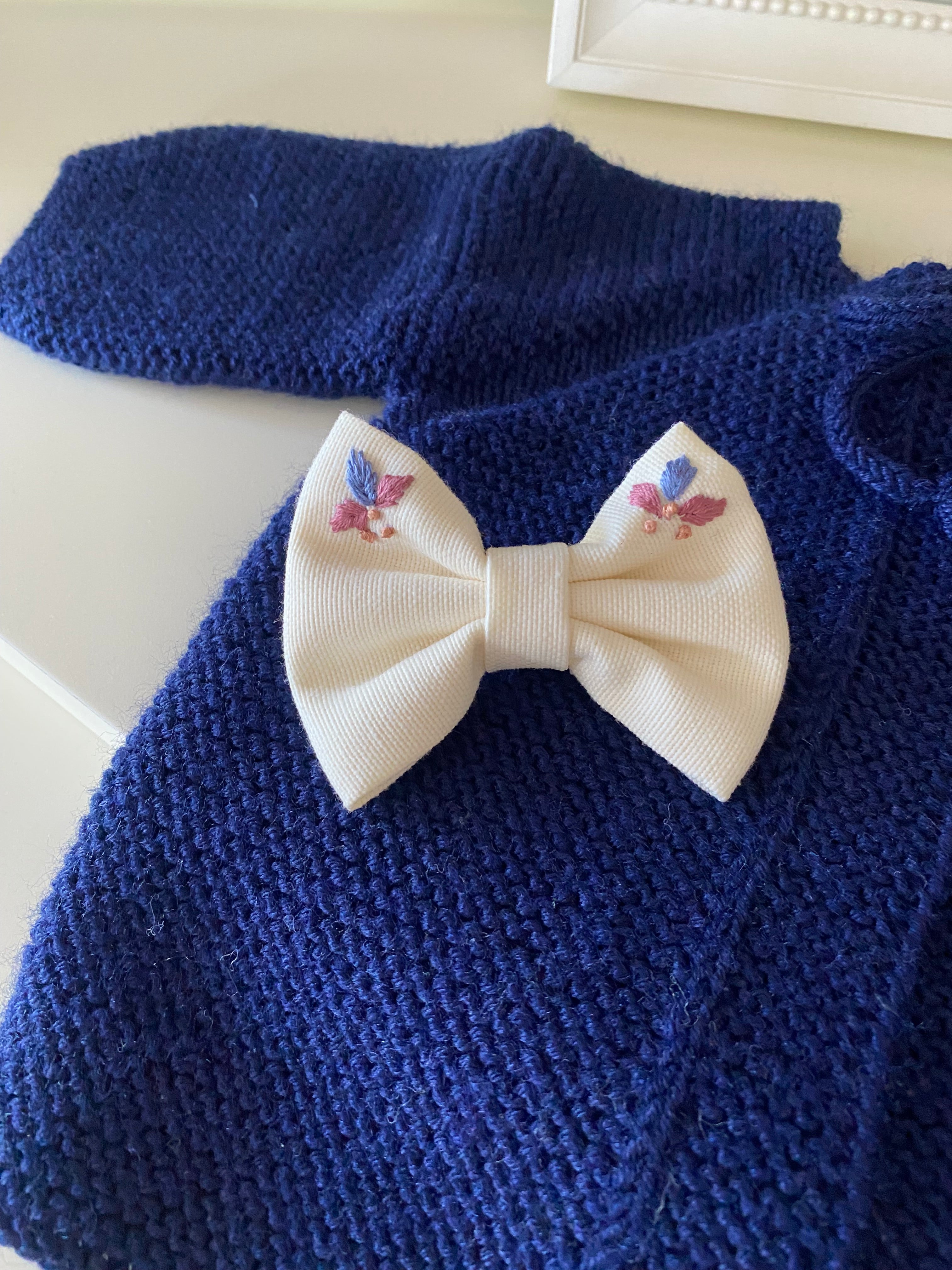 Yaprak Desenli El İşlemesi Bebek Saç Bandı