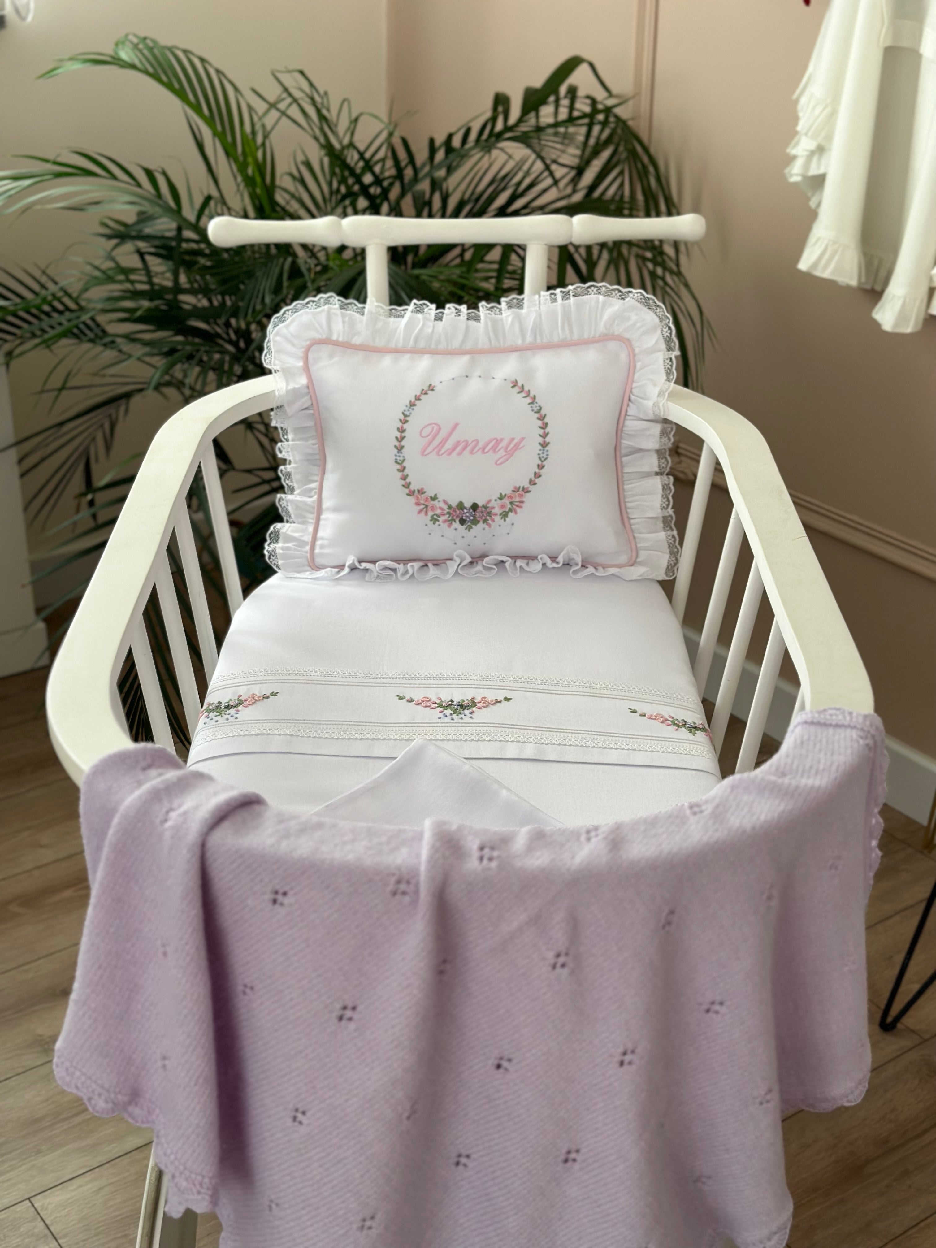 El Örgüsü Lila Bebek Battaniyesi