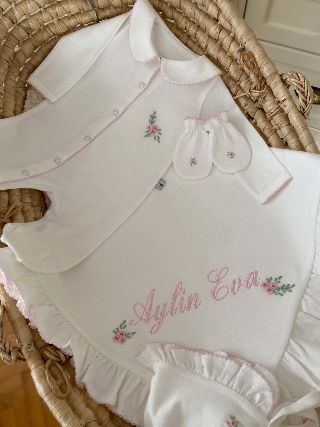 Spring Flowers Organic Newborn Set – Pink Crochet Detail