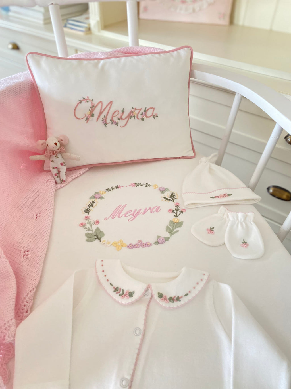 Red Wreath Named Organic Newborn Set