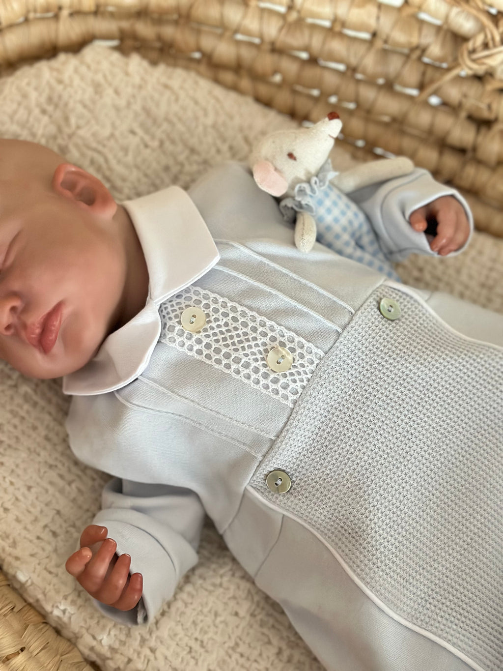 %100 Pamuk Klasik Pointed Yakalı Bebek Tulum – Mavi & Bej | 0-9 Ay | Alttan Çıtçıtlı