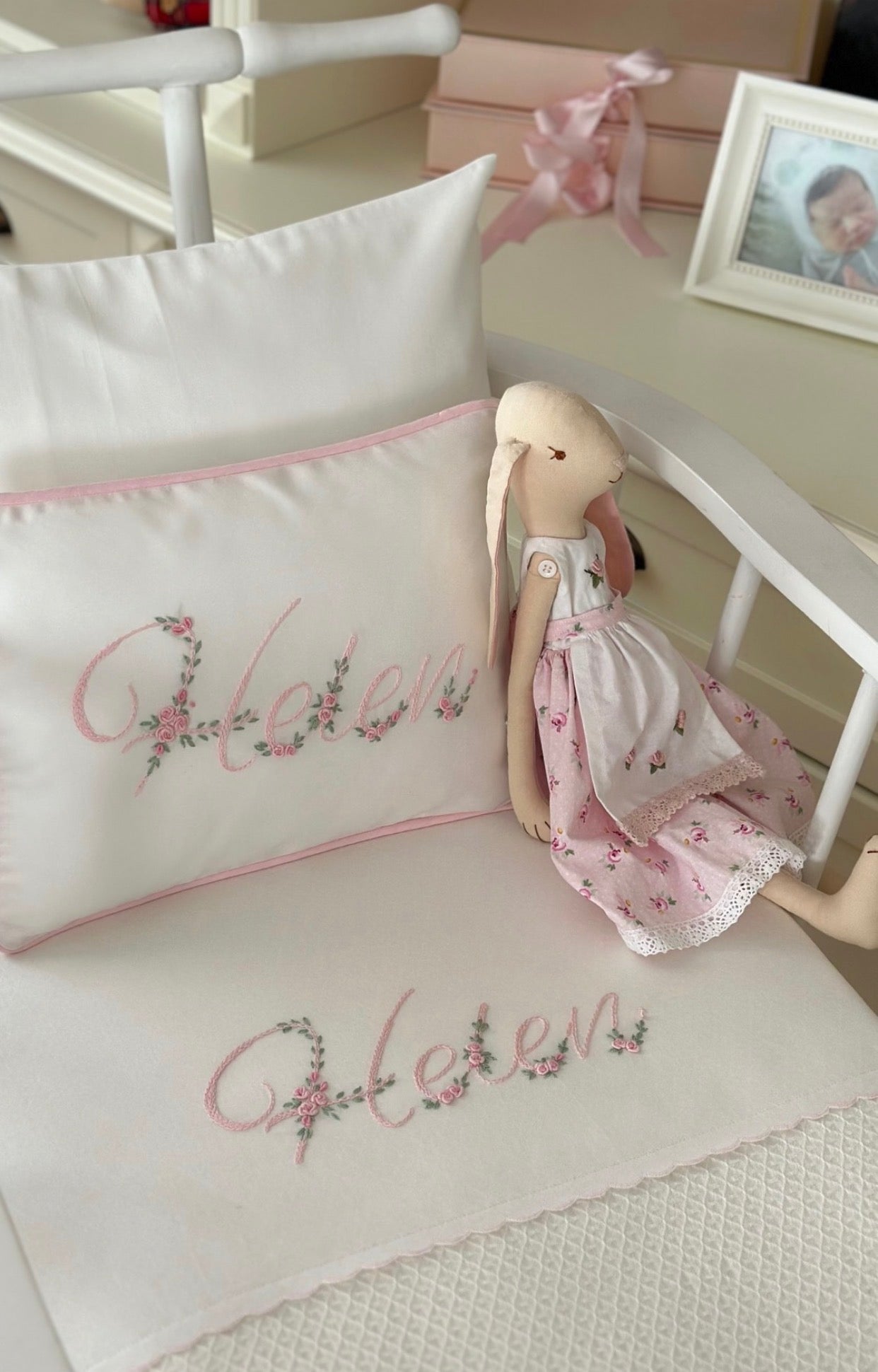 El Nakışı İsim İşlemeli Pike Takımı