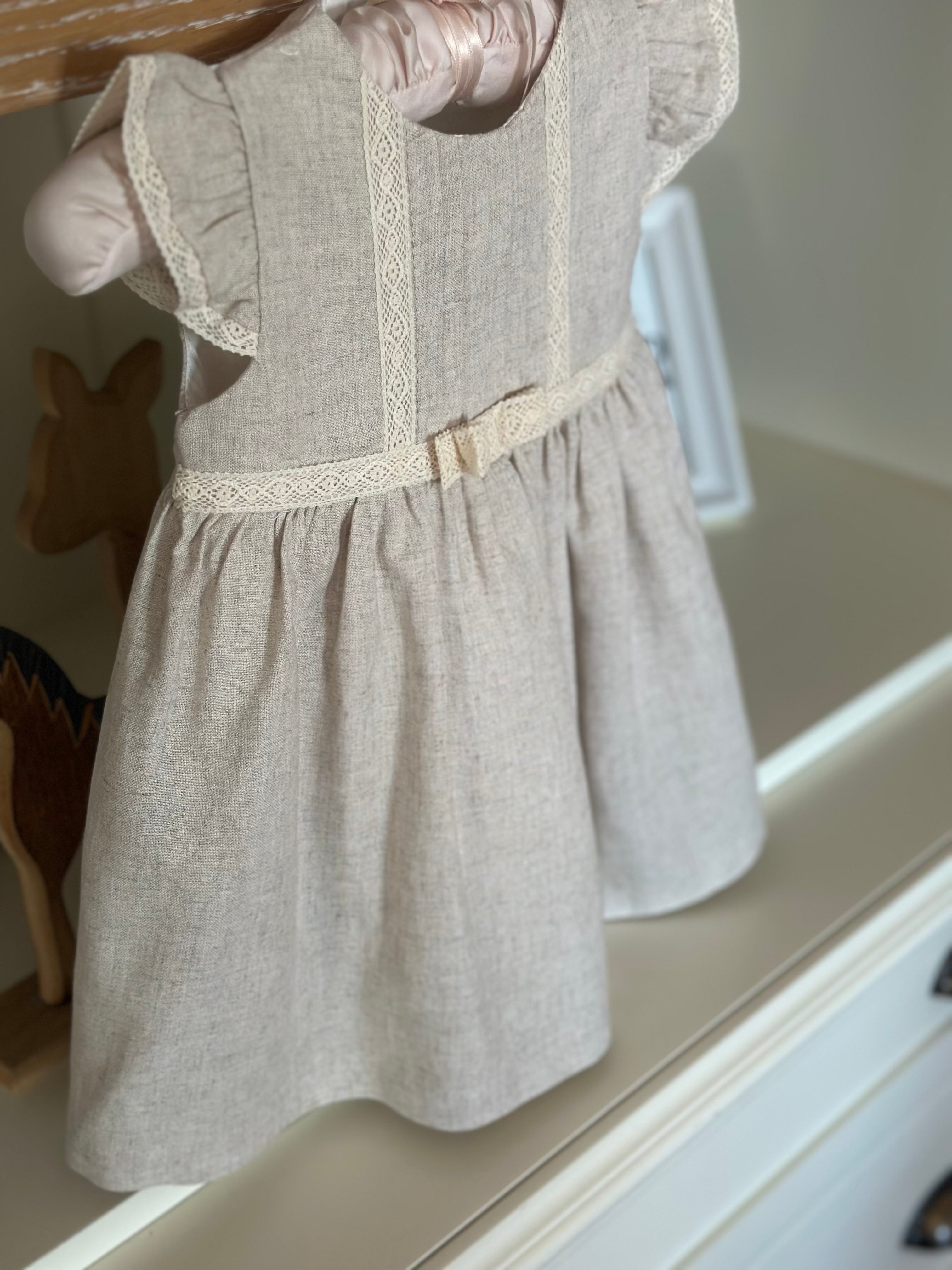 Pure– Bej Keten Kız Bebek Elbise 6–24 Ay