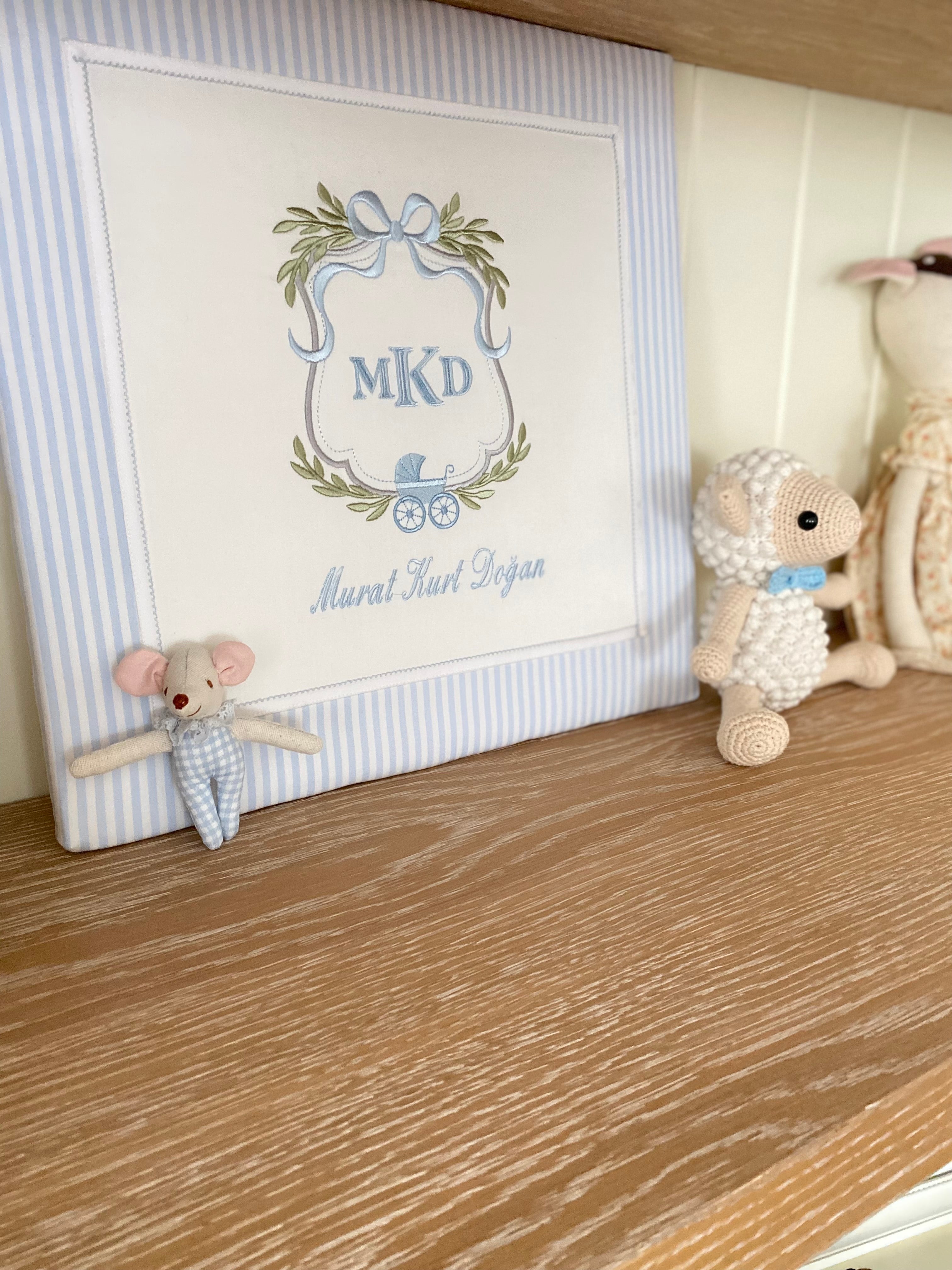 Rococo Embroidered Personalized Fabric Door Decoration | Named Baby Room Decor