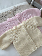 Düğmeli El Örgüsü Bebek Hırka Şapka Seti