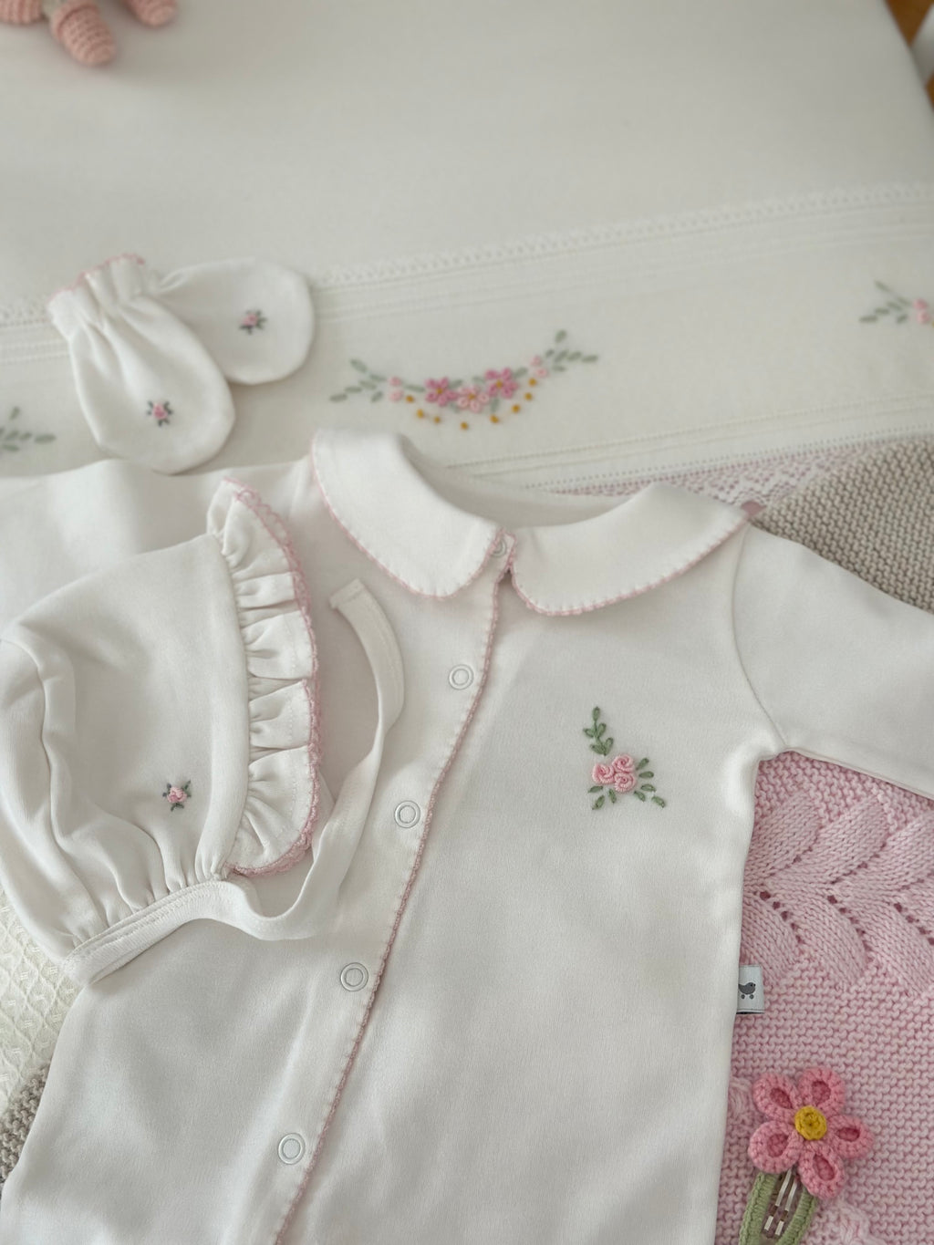 Spring Flowers Organic Newborn Set – Pink Crochet Detail