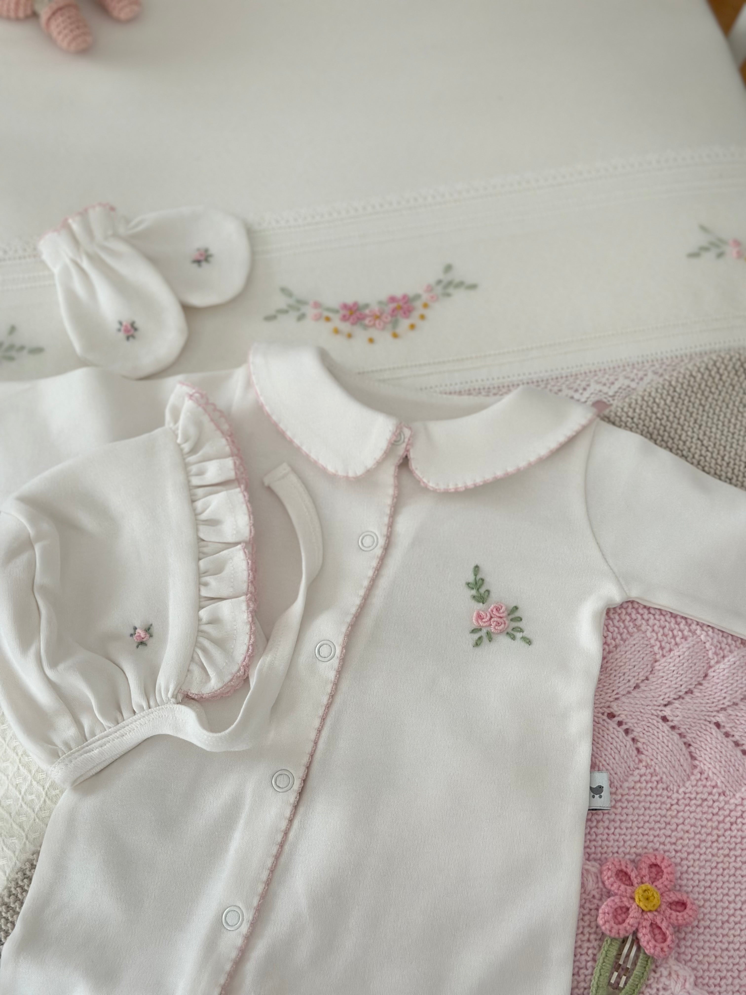 Spring Flowers Organic Newborn Set – Pink Crochet Detail