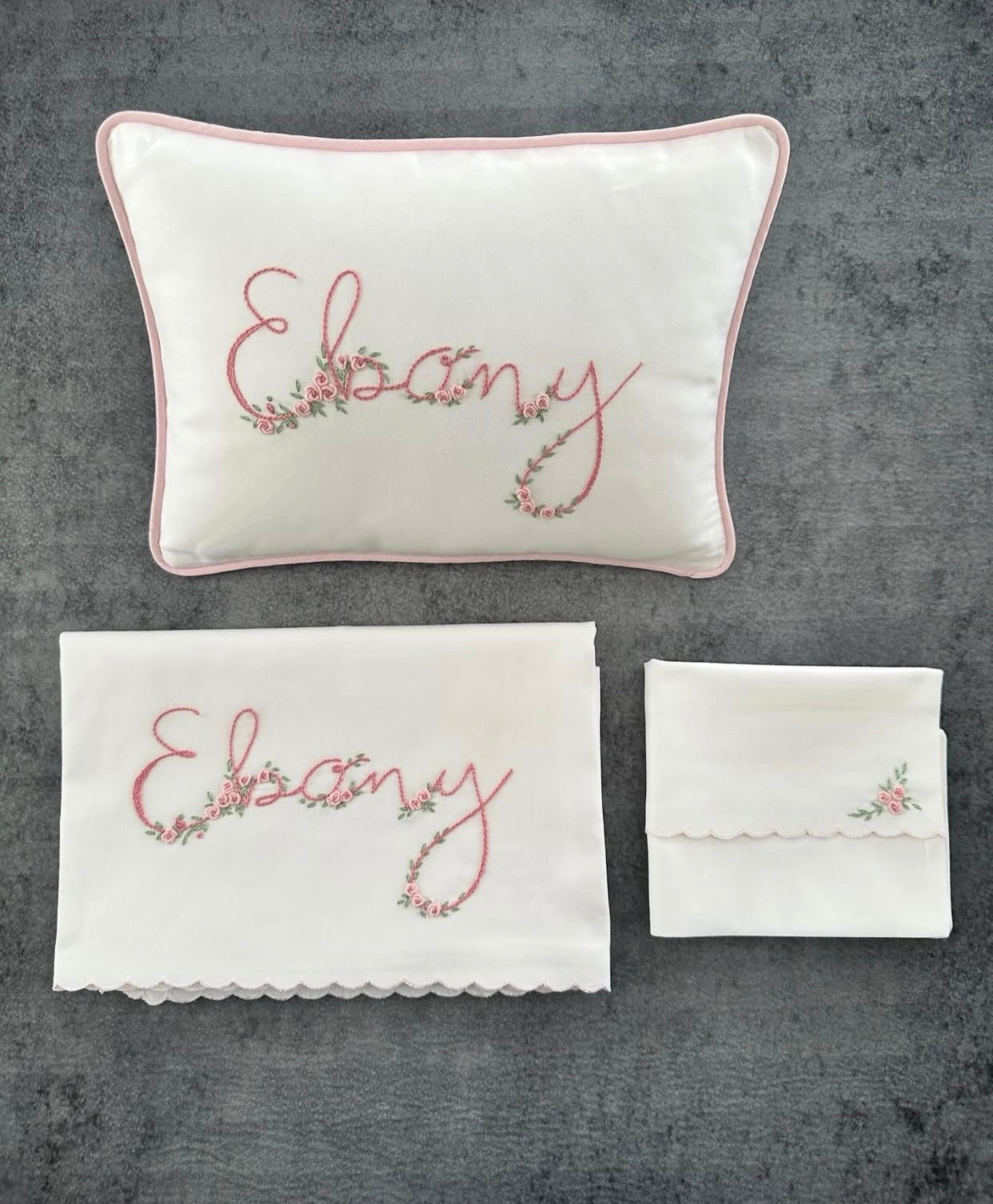 El Nakışı İsim İşlemeli Pike Takımı