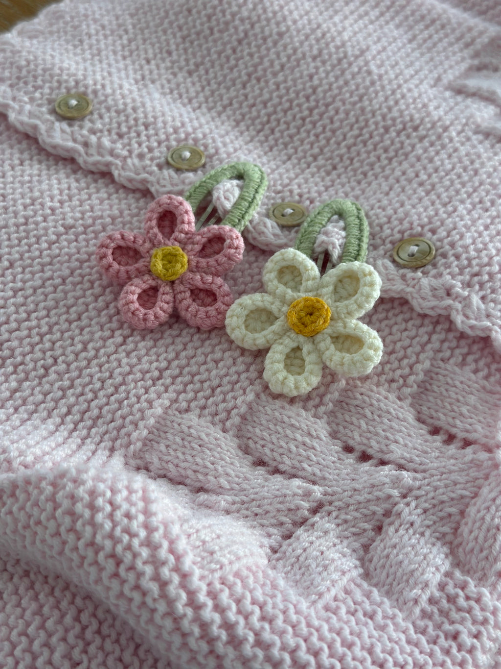 Örgü Papatya Çiçekli Bebek Saç Tokası