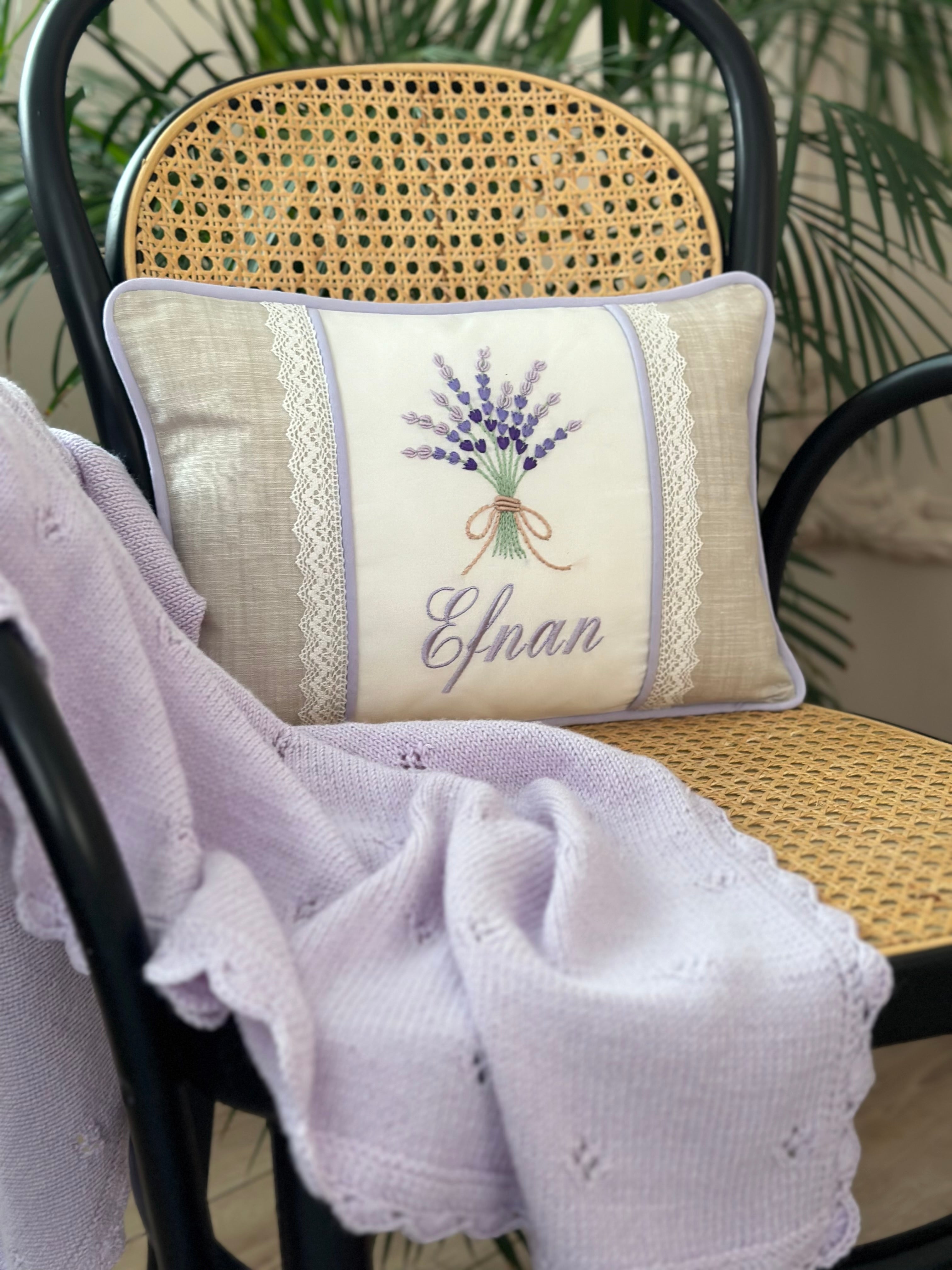 El Örgüsü Lila Bebek Battaniyesi