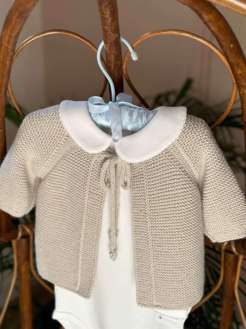 Önden Bağlamalı El Örgüsü Bebek Hırka Şapka Seti