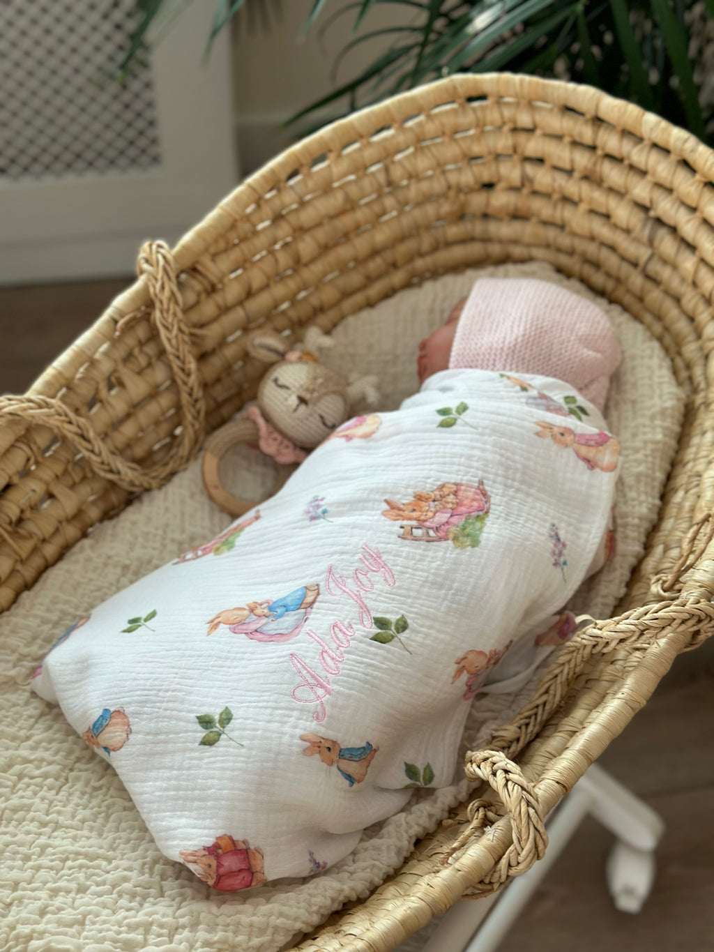 Peter Rabbit Serisi Çok Amaçlı Bebek Müslin Örtüsü Pembe