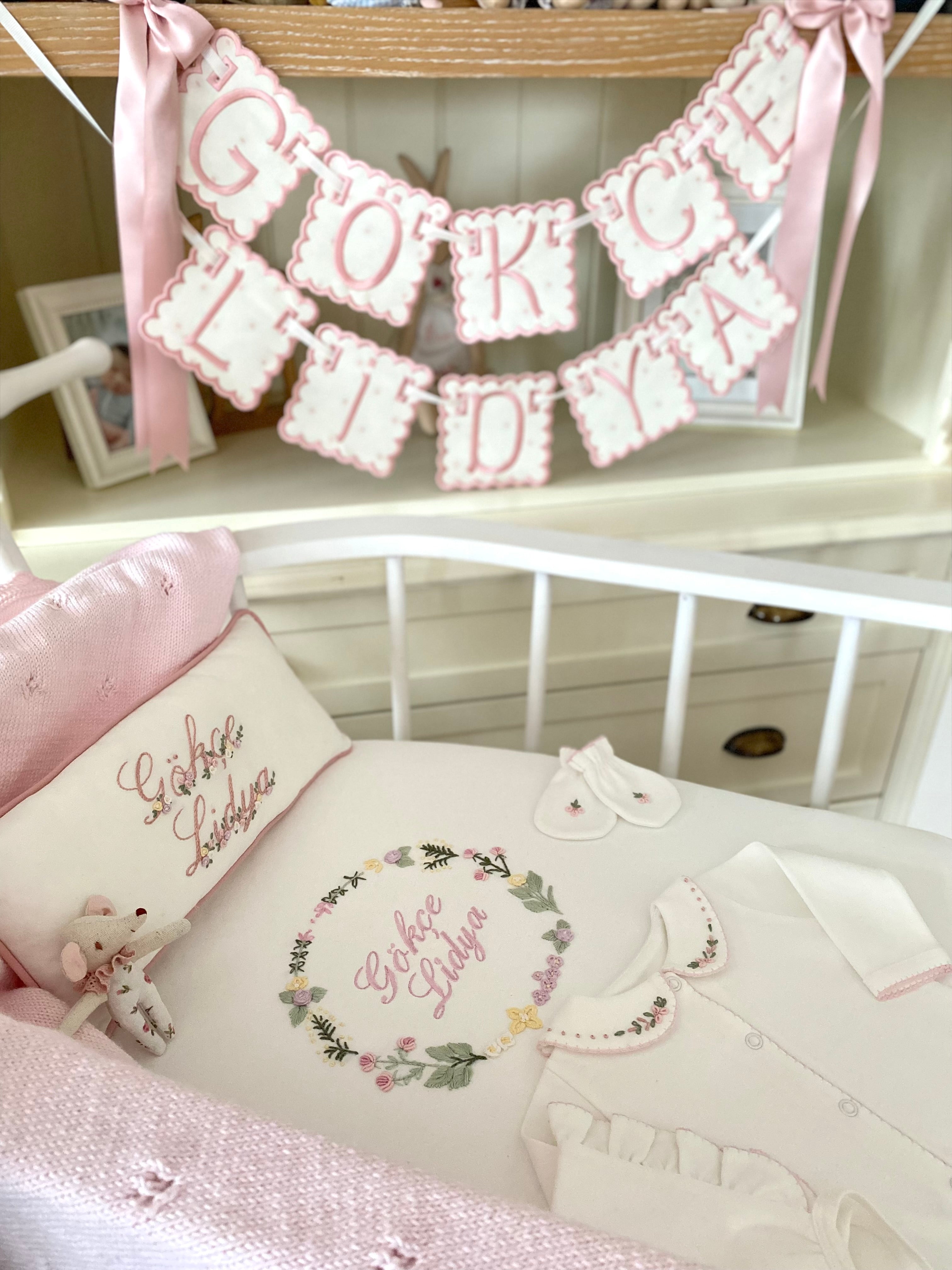 Red Wreath Named Organic Newborn Set