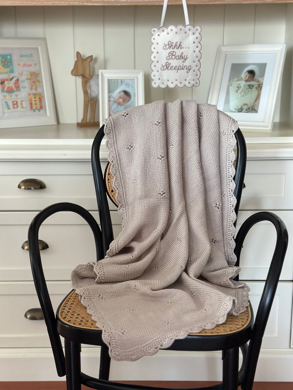 El Örgüsü Bej Bebek Battaniyesi